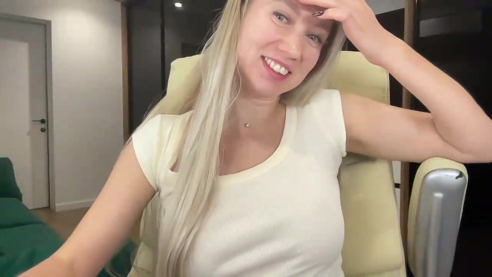 Gallery image thumbnail from Miss_Sylvia's myfreecams stream on, 09/14/2026, 22:27 image 14 of 20