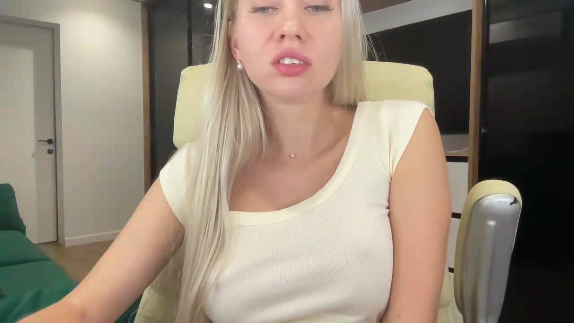 Gallery image thumbnail from Miss_Sylvia's myfreecams stream on, 09/14/2026, 22:27 image 9 of 20