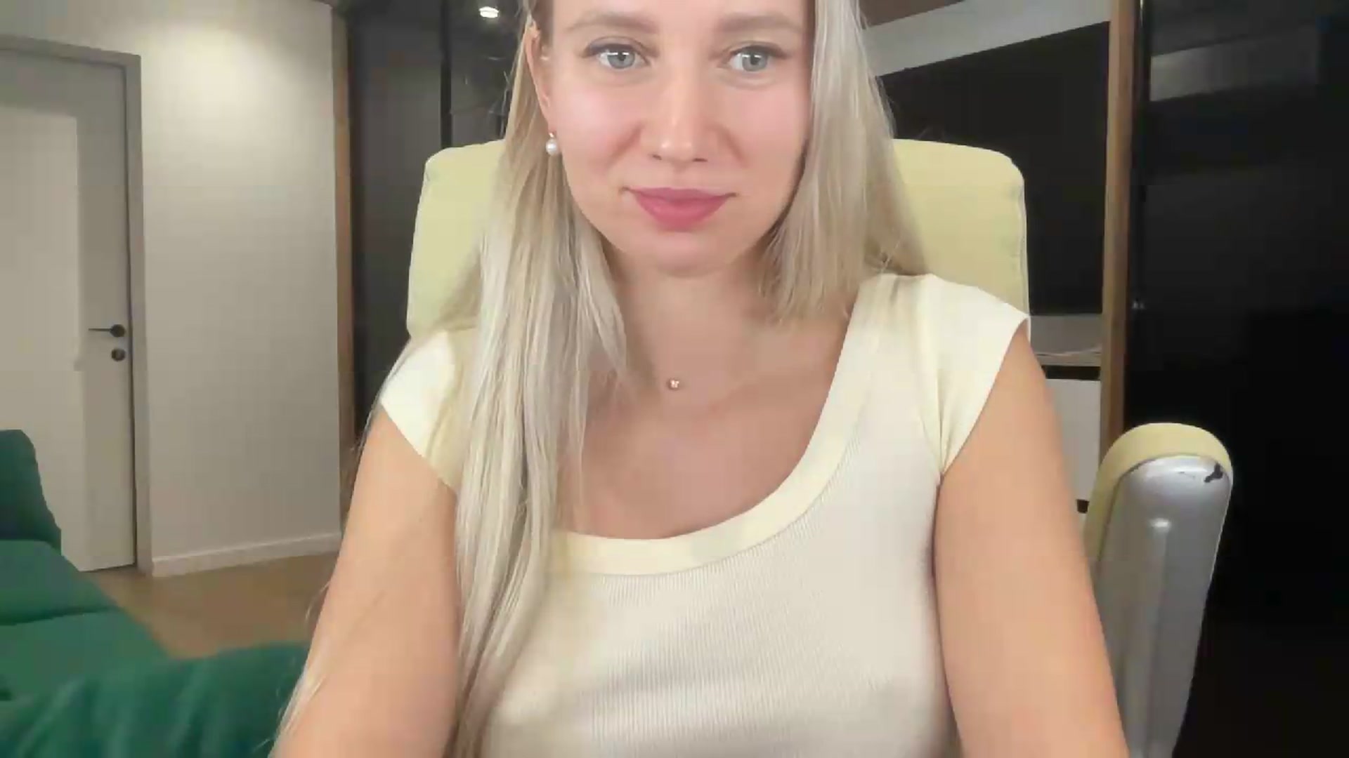 Gallery image thumbnail from Miss_Sylvia's myfreecams stream on, 09/14/2026, 22:27 image 18 of 20