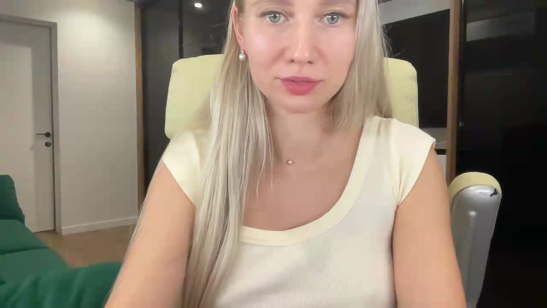 Gallery image thumbnail from Miss_Sylvia's myfreecams stream on, 09/14/2026, 22:27 image 19 of 20