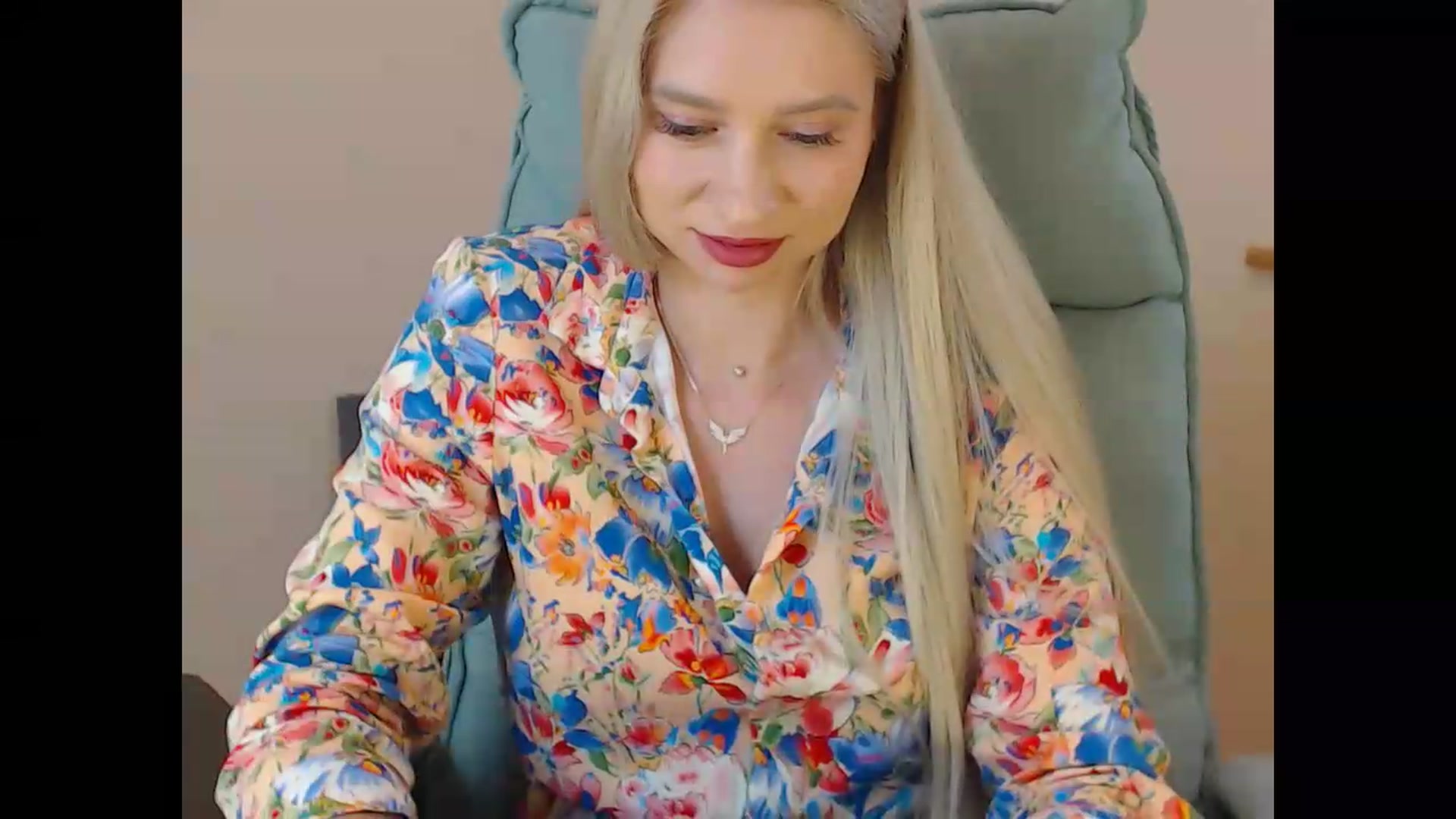 Gallery image thumbnail from Miss_Sylvia's myfreecams stream on, 09/17/2026, 18:57 image 8 of 20