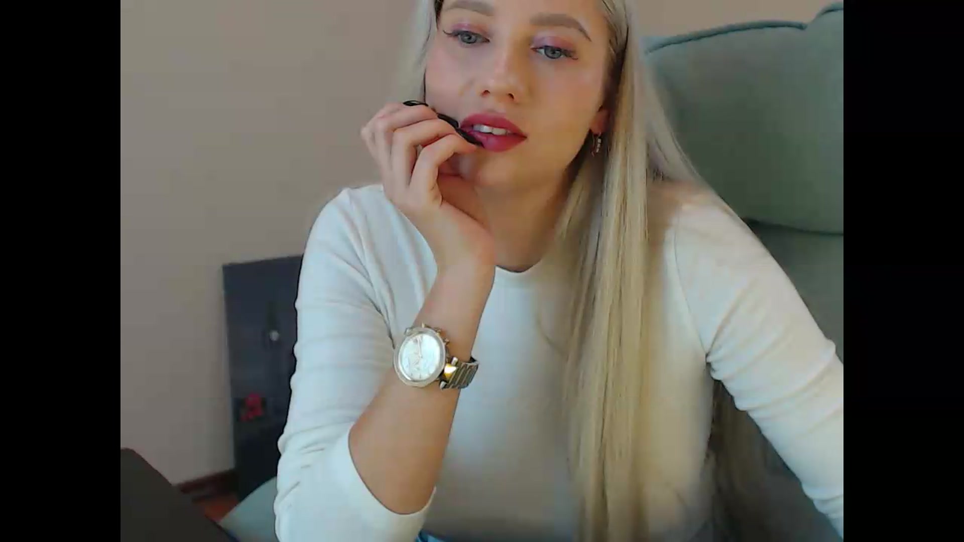Gallery image thumbnail from Miss_Sylvia's myfreecams stream on, 09/19/2026, 18:45 image 10 of 20