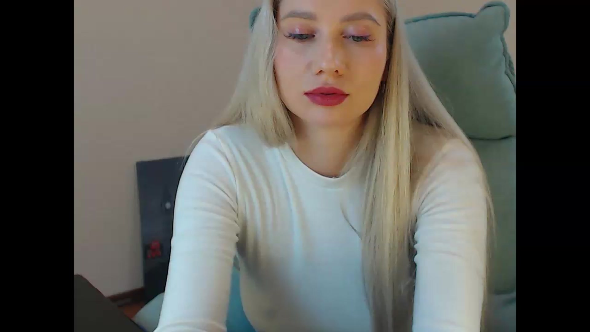 Gallery image thumbnail from Miss_Sylvia's myfreecams stream on, 09/19/2026, 18:45 image 11 of 20
