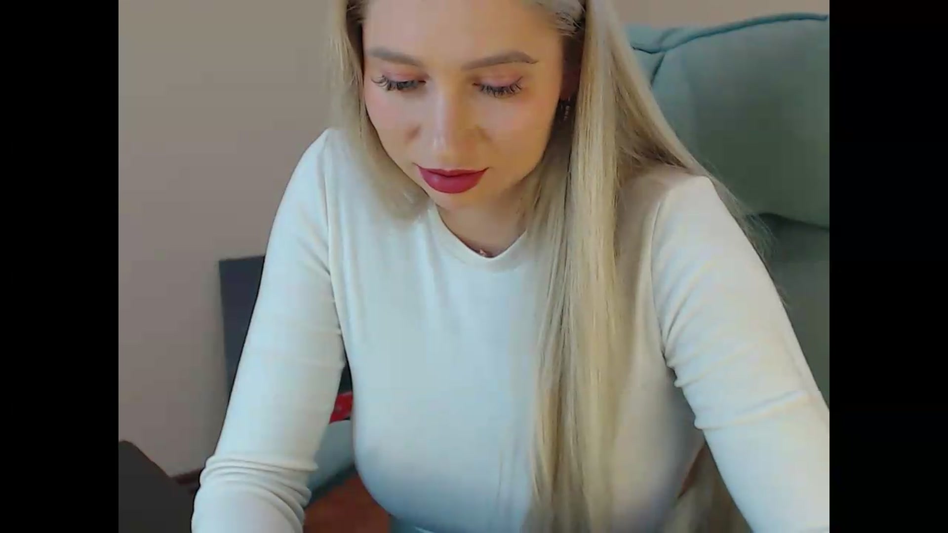 Gallery image thumbnail from Miss_Sylvia's myfreecams stream on, 09/19/2026, 18:45 image 6 of 20