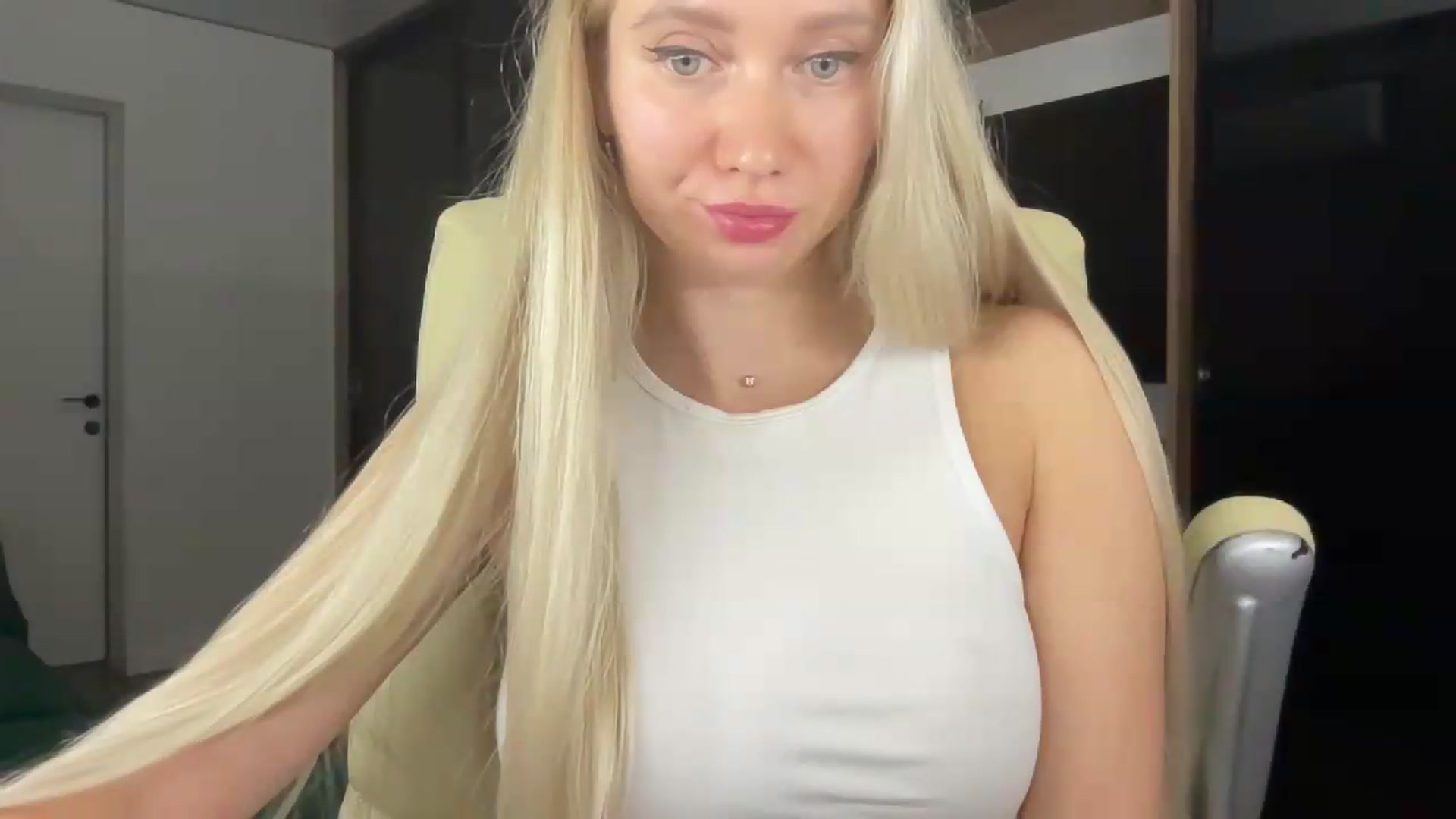 Gallery image thumbnail from Miss_Sylvia's myfreecams stream on, 09/20/2026, 21:28 image 16 of 20