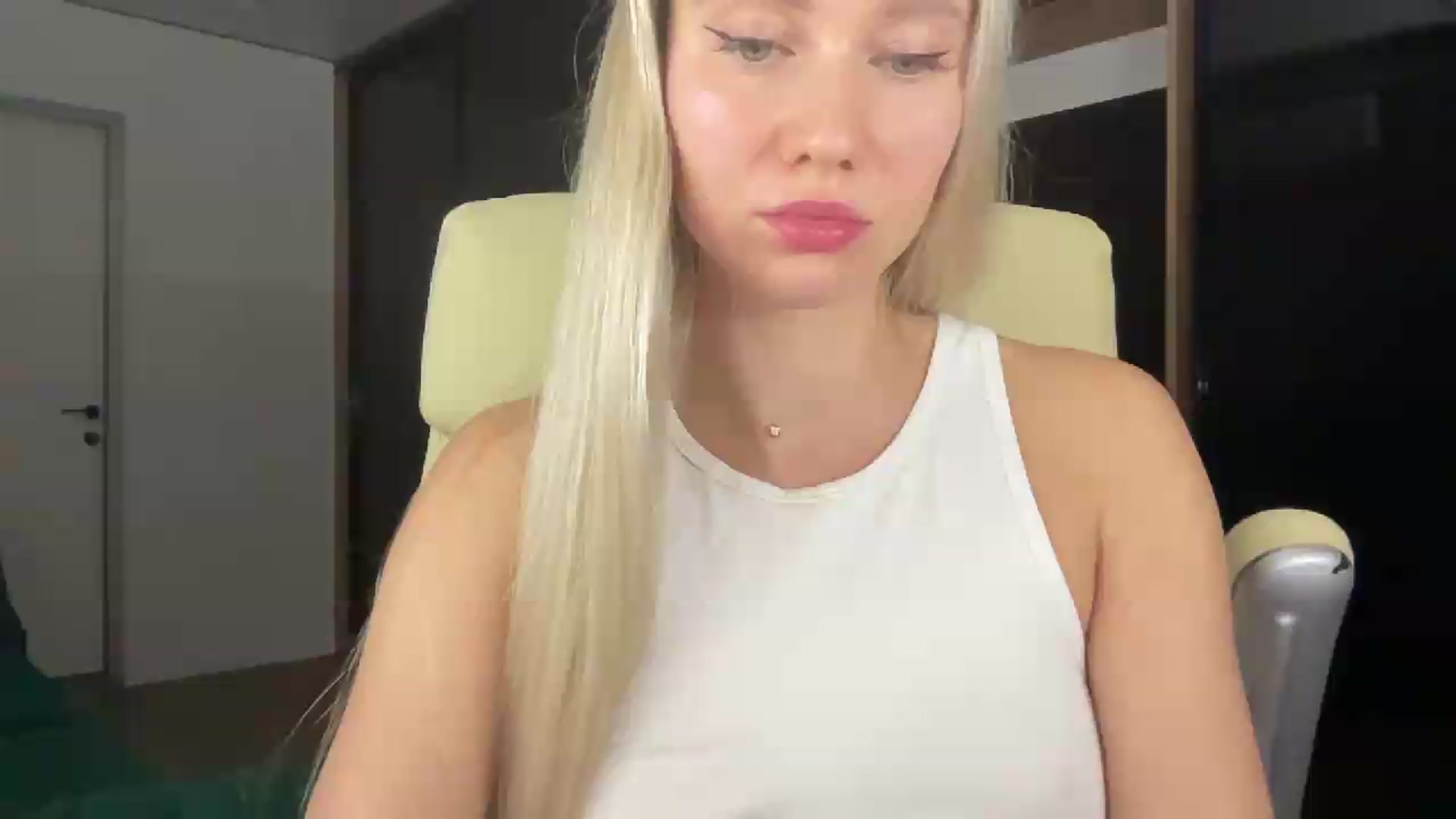 Gallery image thumbnail from Miss_Sylvia's myfreecams stream on, 09/20/2026, 21:28 image 18 of 20