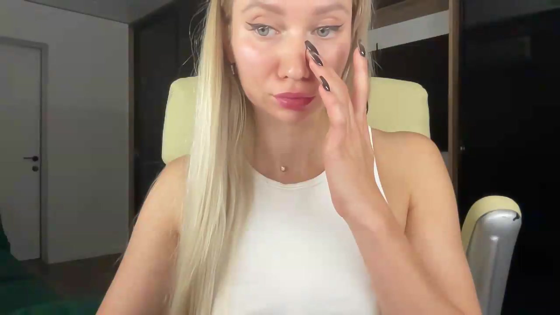 Gallery image thumbnail from Miss_Sylvia's myfreecams stream on, 09/20/2026, 21:28 image 19 of 20