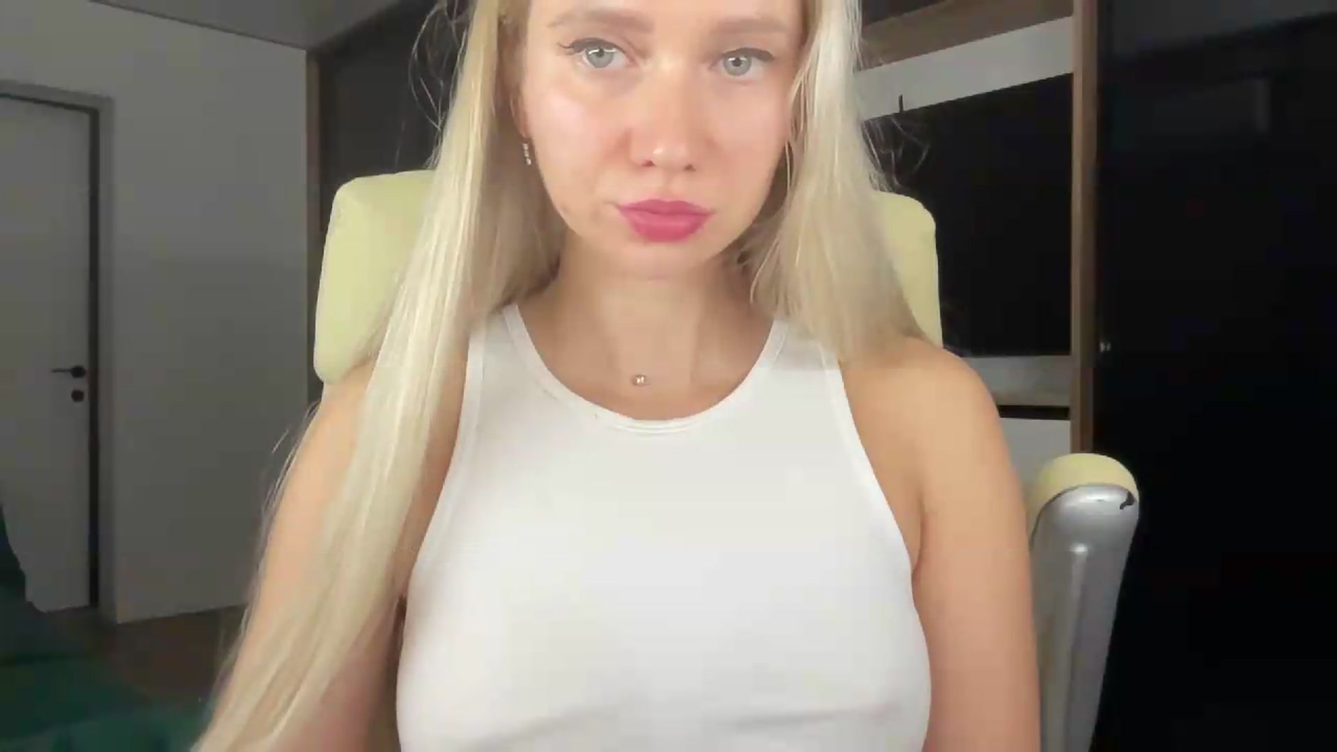 Gallery image thumbnail from Miss_Sylvia's myfreecams stream on, 09/20/2026, 21:28 image 2 of 20