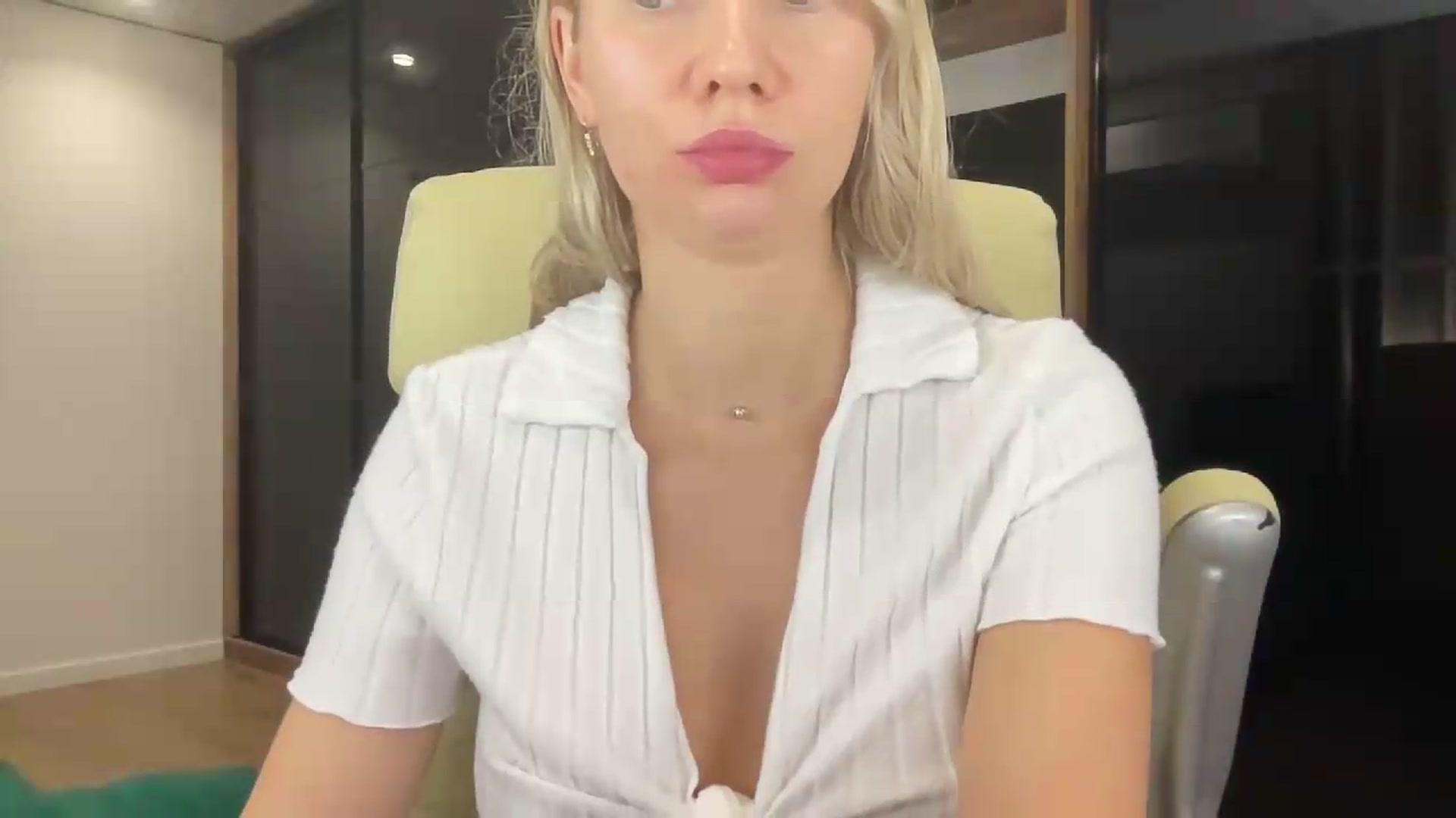 Gallery image thumbnail from Miss_Sylvia's myfreecams stream on, 09/21/2026, 19:33 image 10 of 20