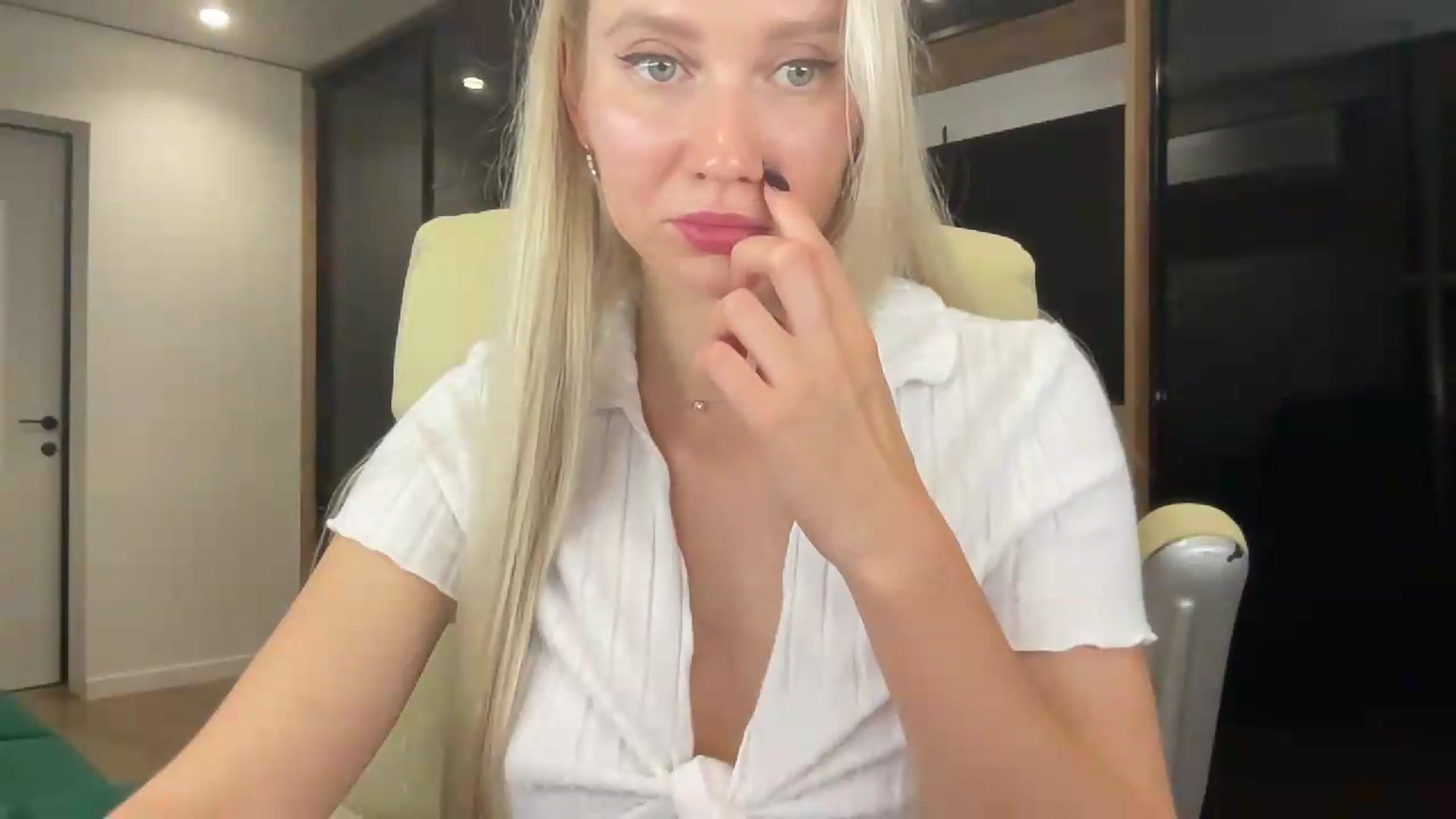Gallery image thumbnail from Miss_Sylvia's myfreecams stream on, 09/21/2026, 23:14 image 12 of 20
