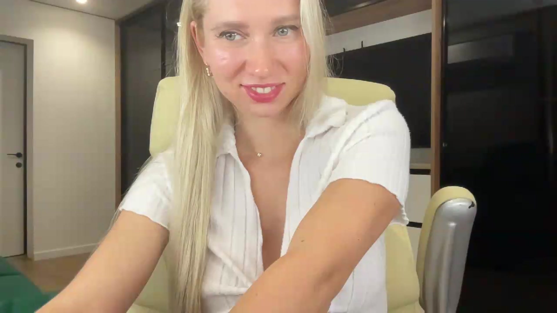 Gallery image thumbnail from Miss_Sylvia's myfreecams stream on, 09/21/2026, 23:14 image 9 of 20