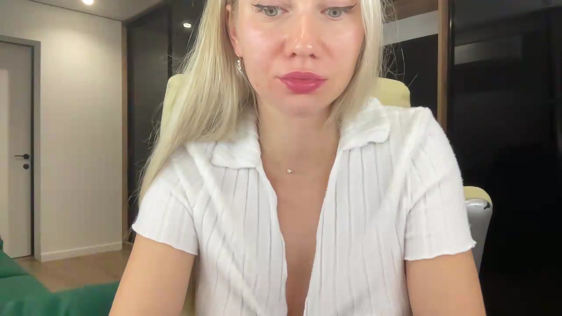 Gallery image thumbnail from Miss_Sylvia's myfreecams stream on, 09/21/2026, 23:14 image 3 of 20