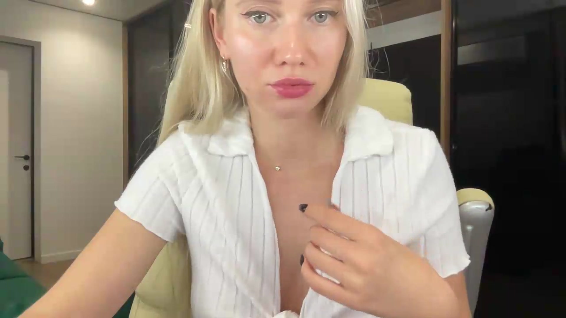 Gallery image thumbnail from Miss_Sylvia's myfreecams stream on, 09/21/2026, 23:14 image 2 of 20