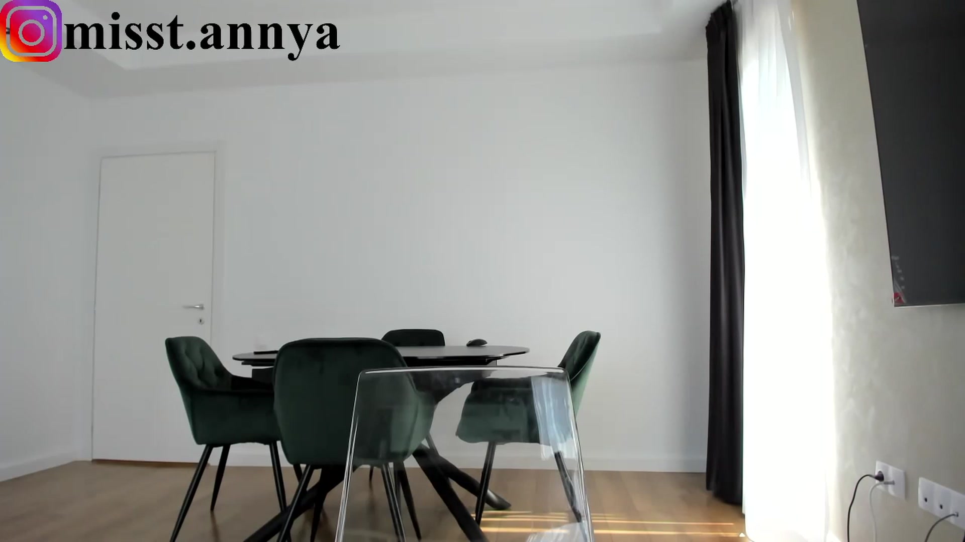 Gallery image thumbnail from Miss_Tanya's myfreecams stream on, 03/31/2023, 12:50 image 4 of 20