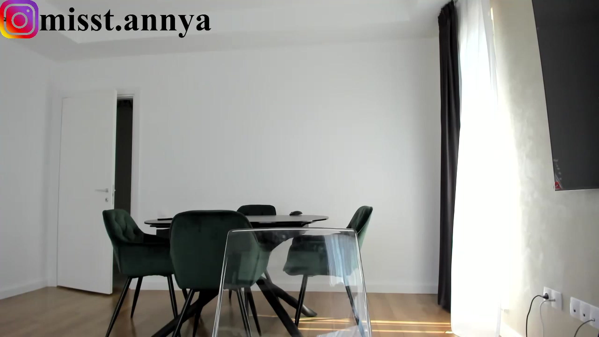 Gallery image thumbnail from Miss_Tanya's myfreecams stream on, 03/31/2023, 12:50 image 6 of 20