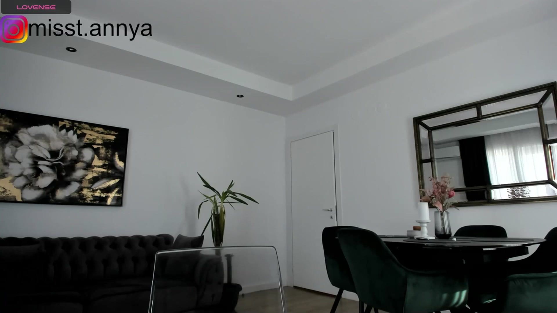 Gallery image thumbnail from Miss_Tanya's myfreecams stream on, 02/28/2024, 12:02 image 18 of 20