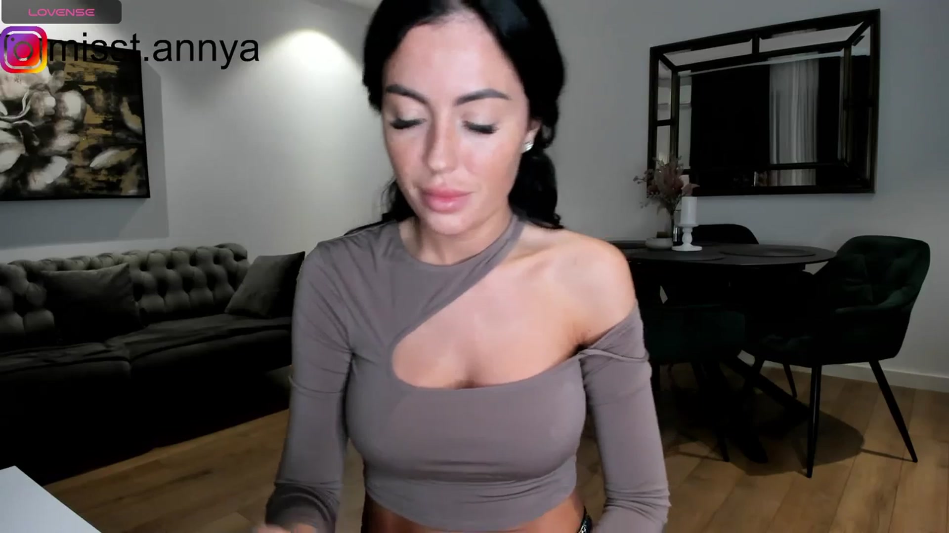 Gallery image thumbnail from Miss_Tanya's myfreecams stream on, 04/12/2024, 20:39 image 20 of 20