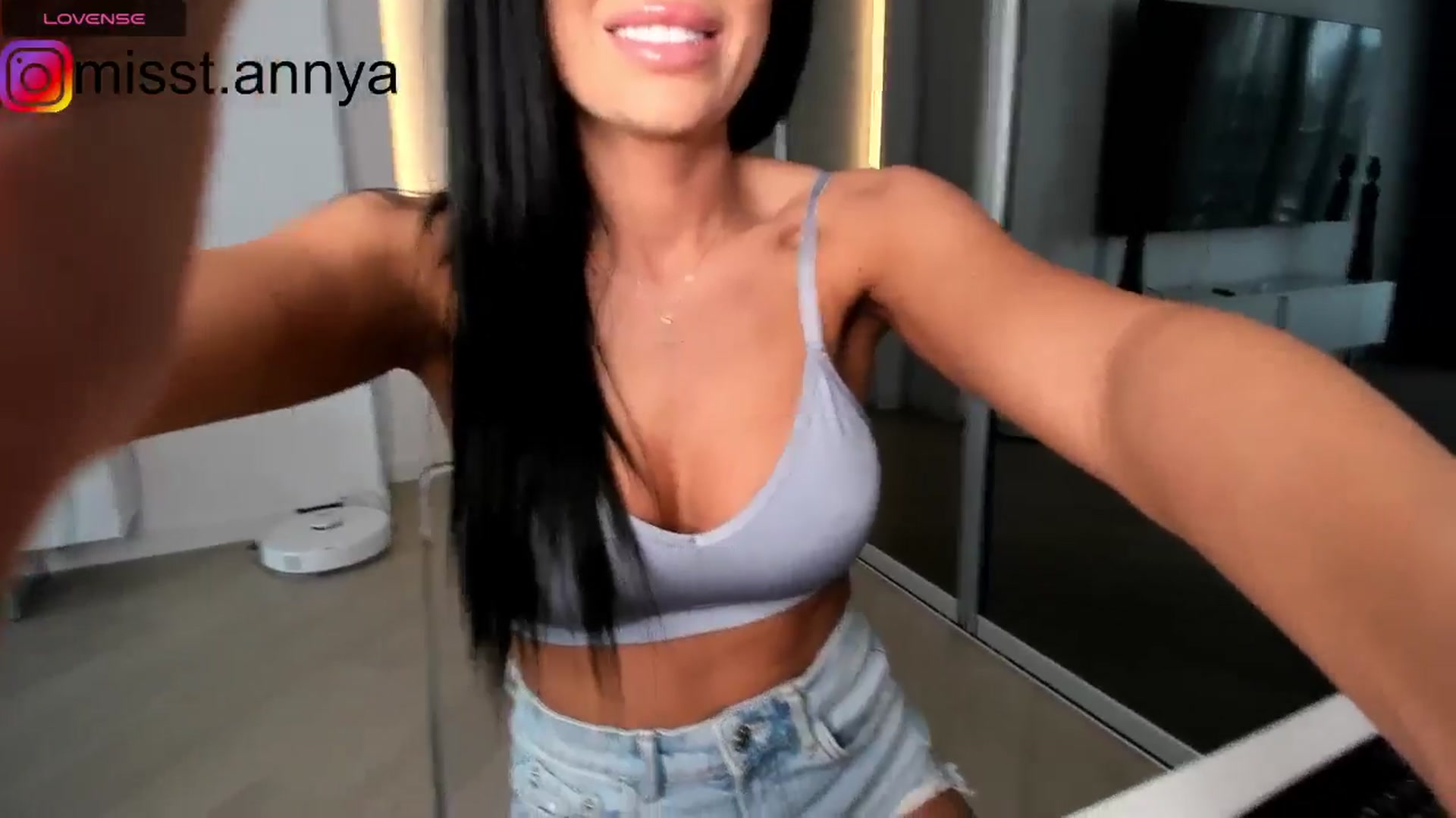 Gallery image thumbnail from Miss_Tanya's myfreecams stream on, 06/05/2024, 09:55 image 15 of 20