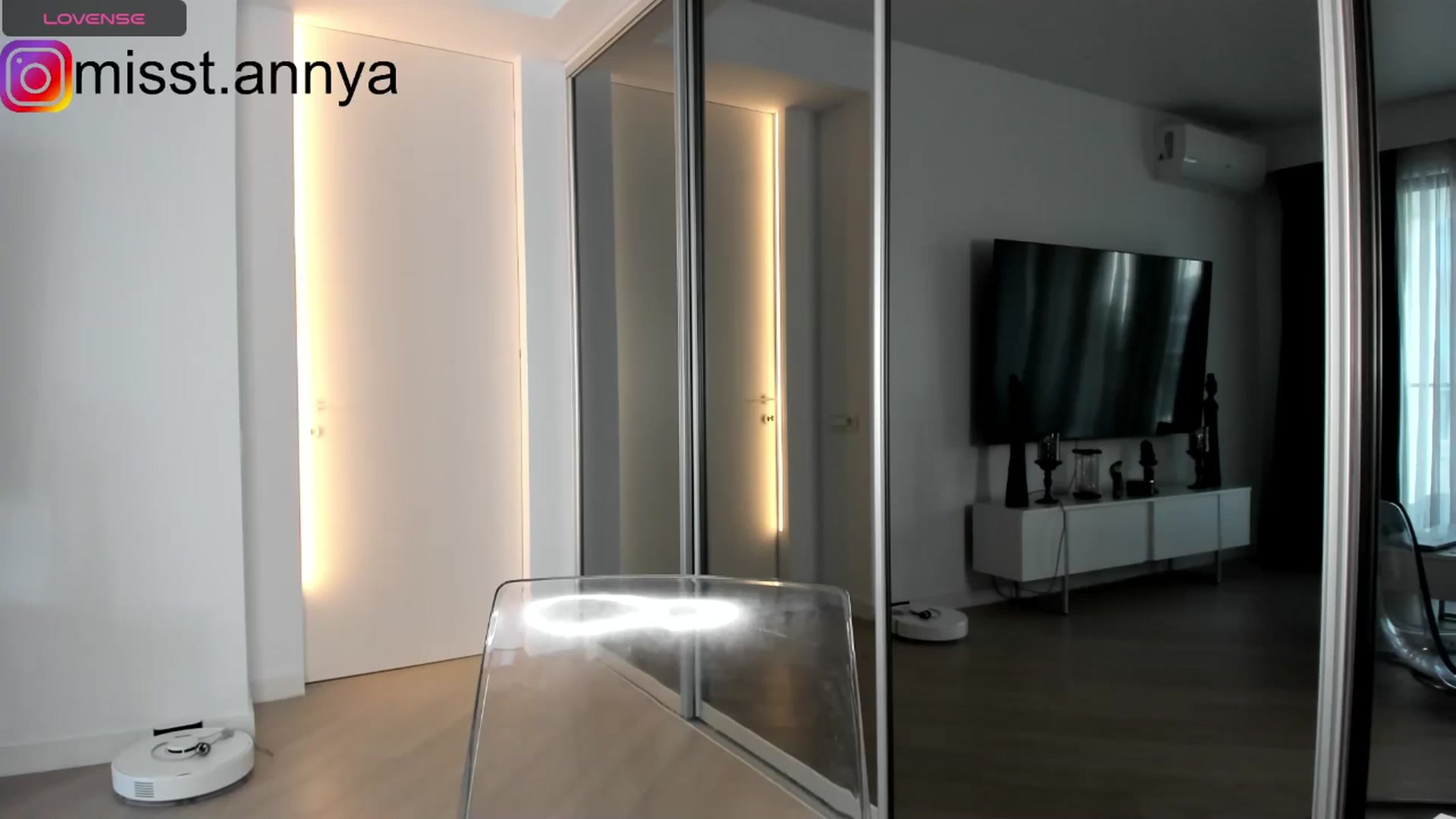 Gallery image thumbnail from Miss_Tanya's myfreecams stream on, 06/21/2024, 11:21 image 9 of 20