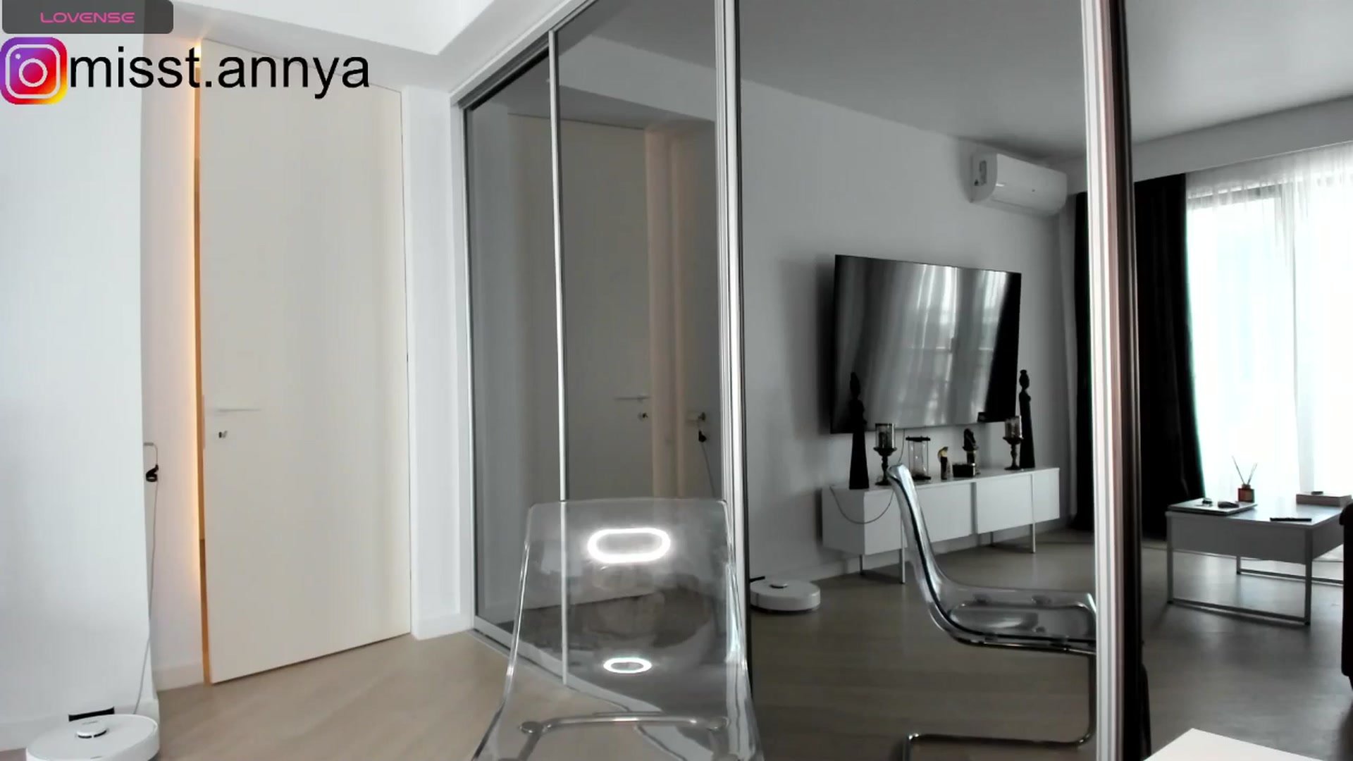Gallery image thumbnail from Miss_Tanya's myfreecams stream on, 06/25/2024, 12:34 image 3 of 20