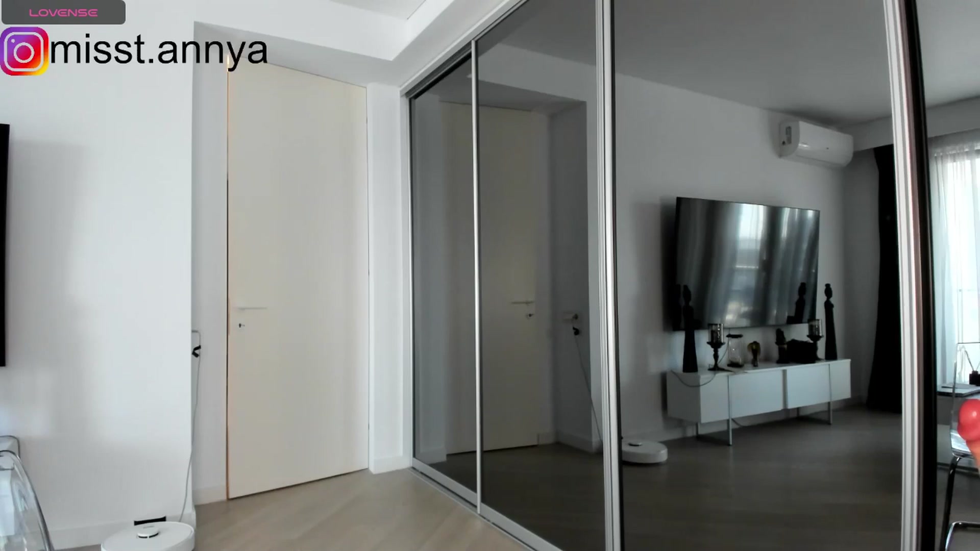 Gallery image thumbnail from Miss_Tanya's myfreecams stream on, 07/09/2024, 12:38 image 17 of 20