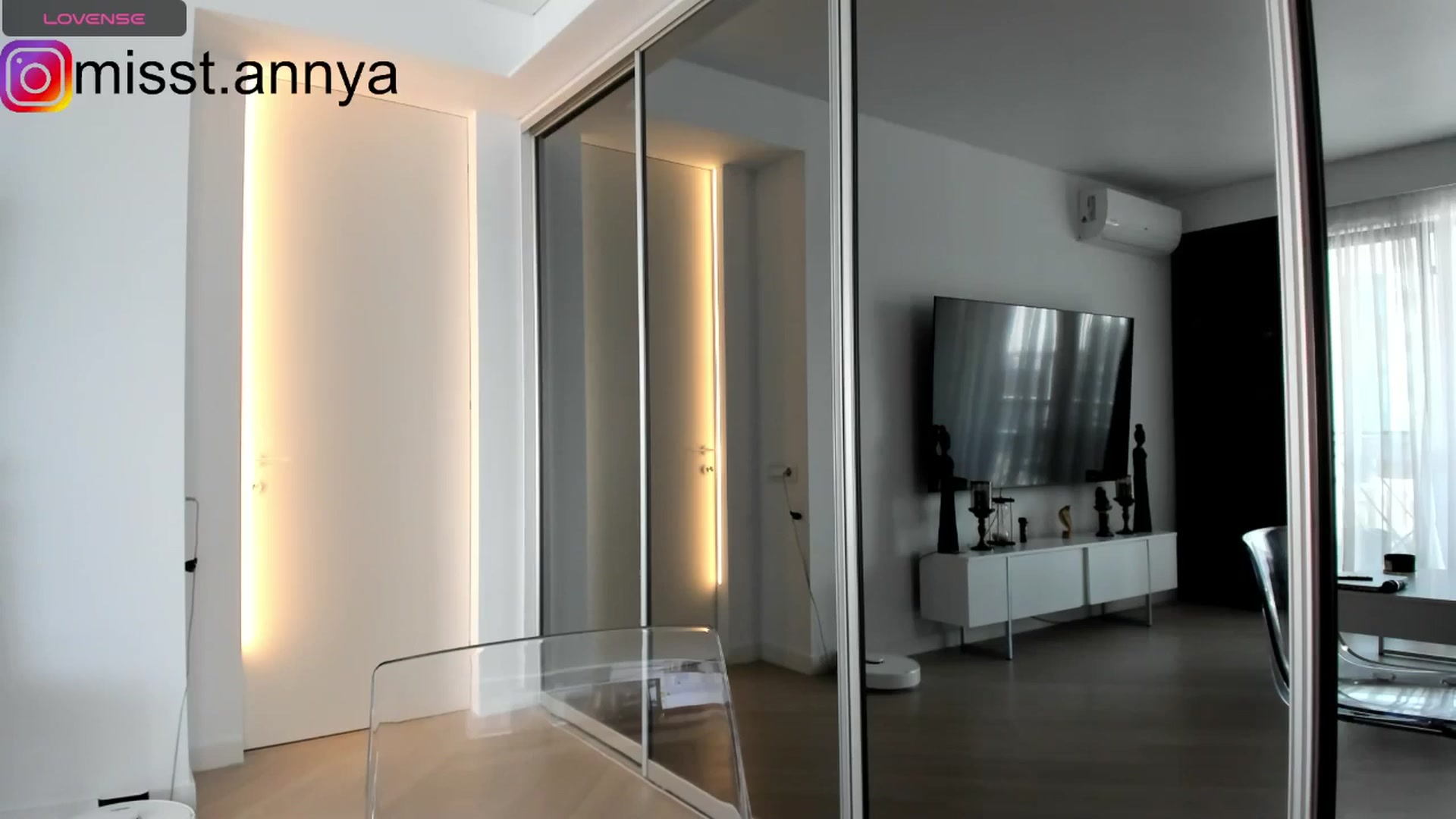 Gallery image thumbnail from Miss_Tanya's myfreecams stream on, 07/26/2024, 12:42 image 7 of 20