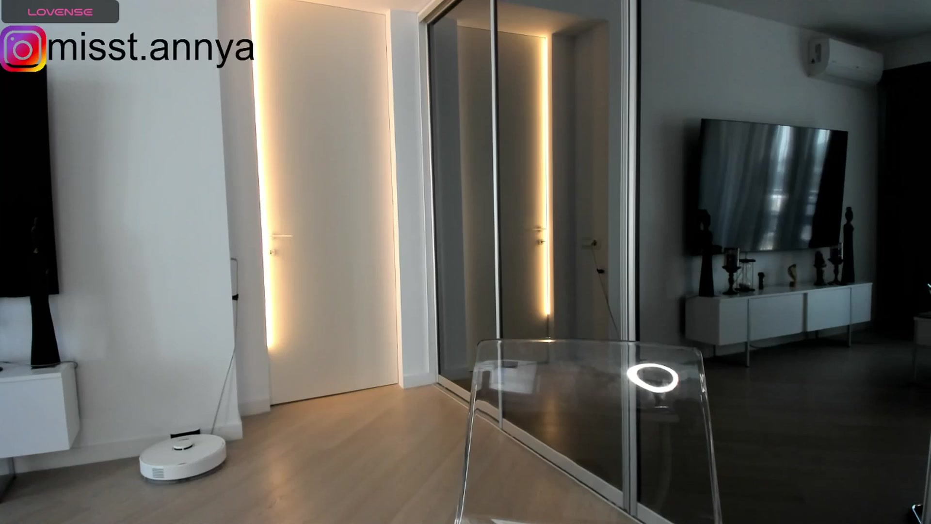 Gallery image thumbnail from Miss_Tanya's myfreecams stream on, 08/02/2024, 11:42 image 6 of 20