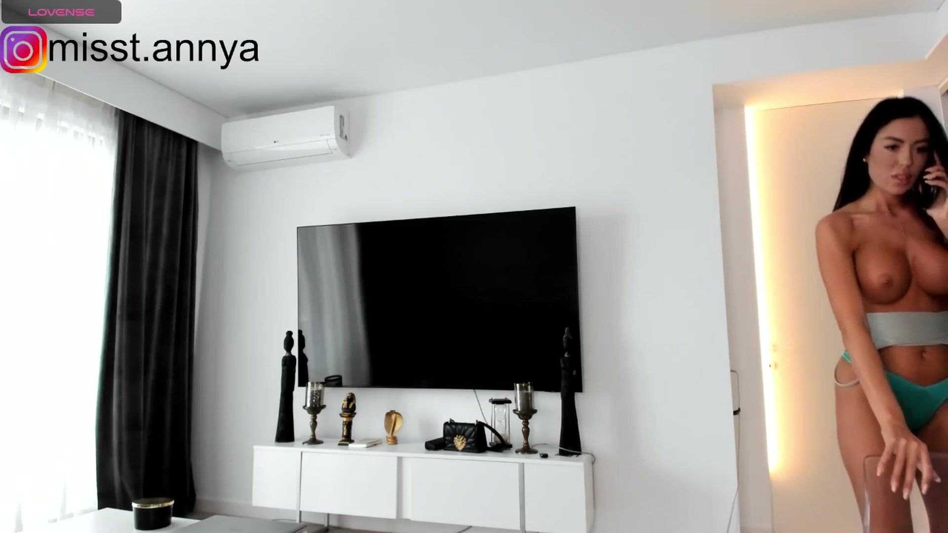 Gallery image thumbnail from Miss_Tanya's myfreecams stream on, 08/06/2024, 10:27 image 9 of 20