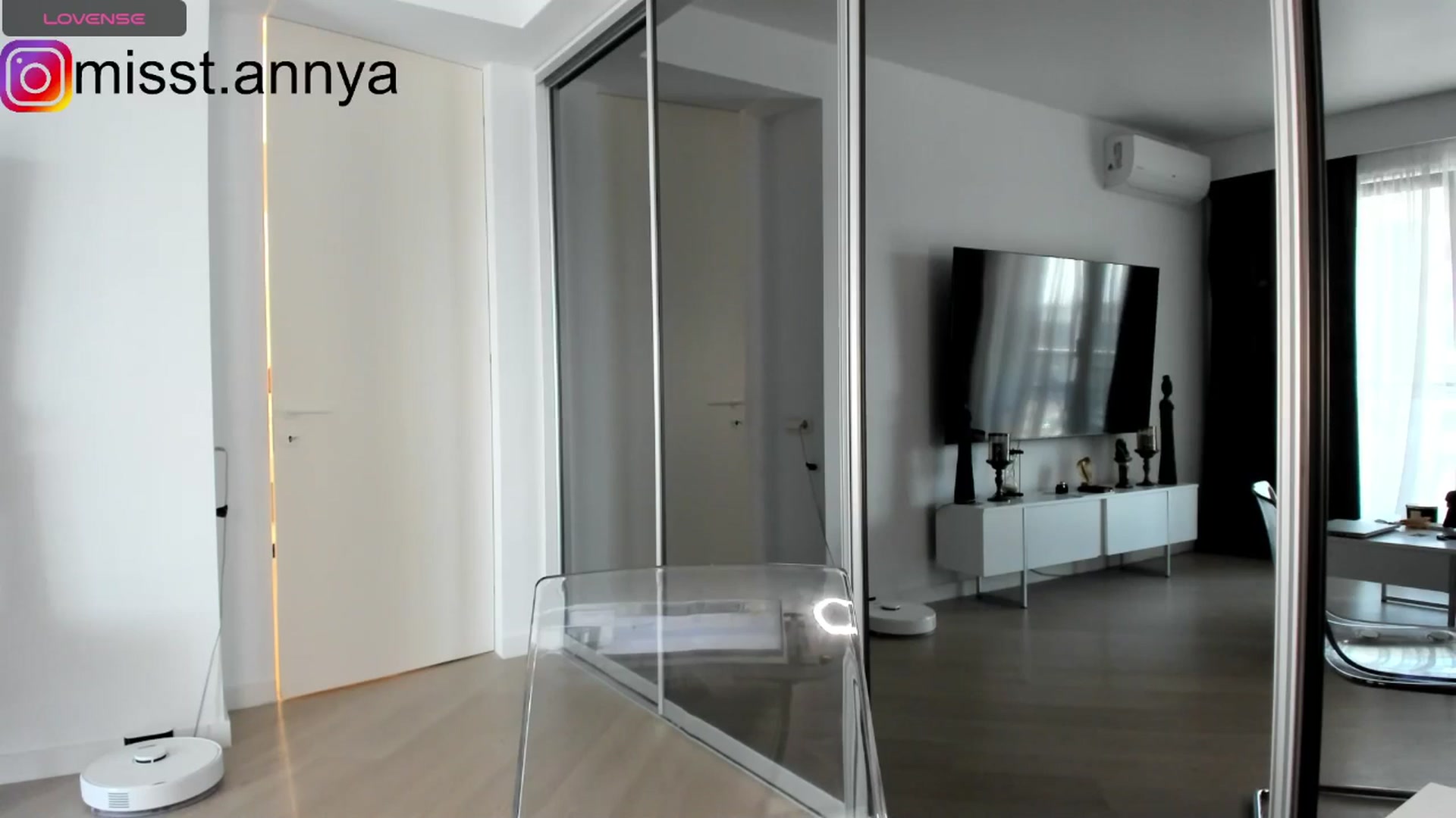 Gallery image thumbnail from Miss_Tanya's myfreecams stream on, 08/12/2024, 11:12 image 8 of 20