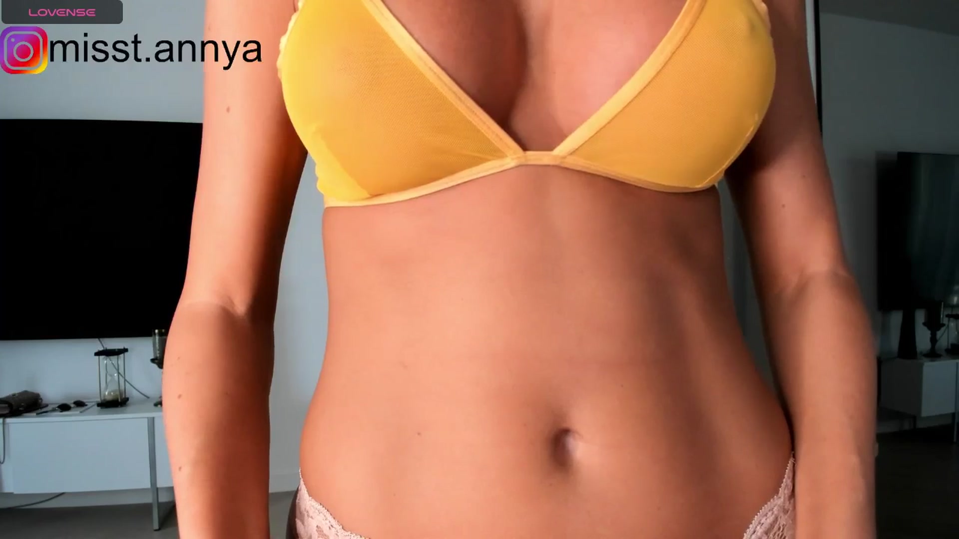 Gallery image thumbnail from Miss_Tanya's myfreecams stream on, 08/23/2024, 10:21 image 13 of 20