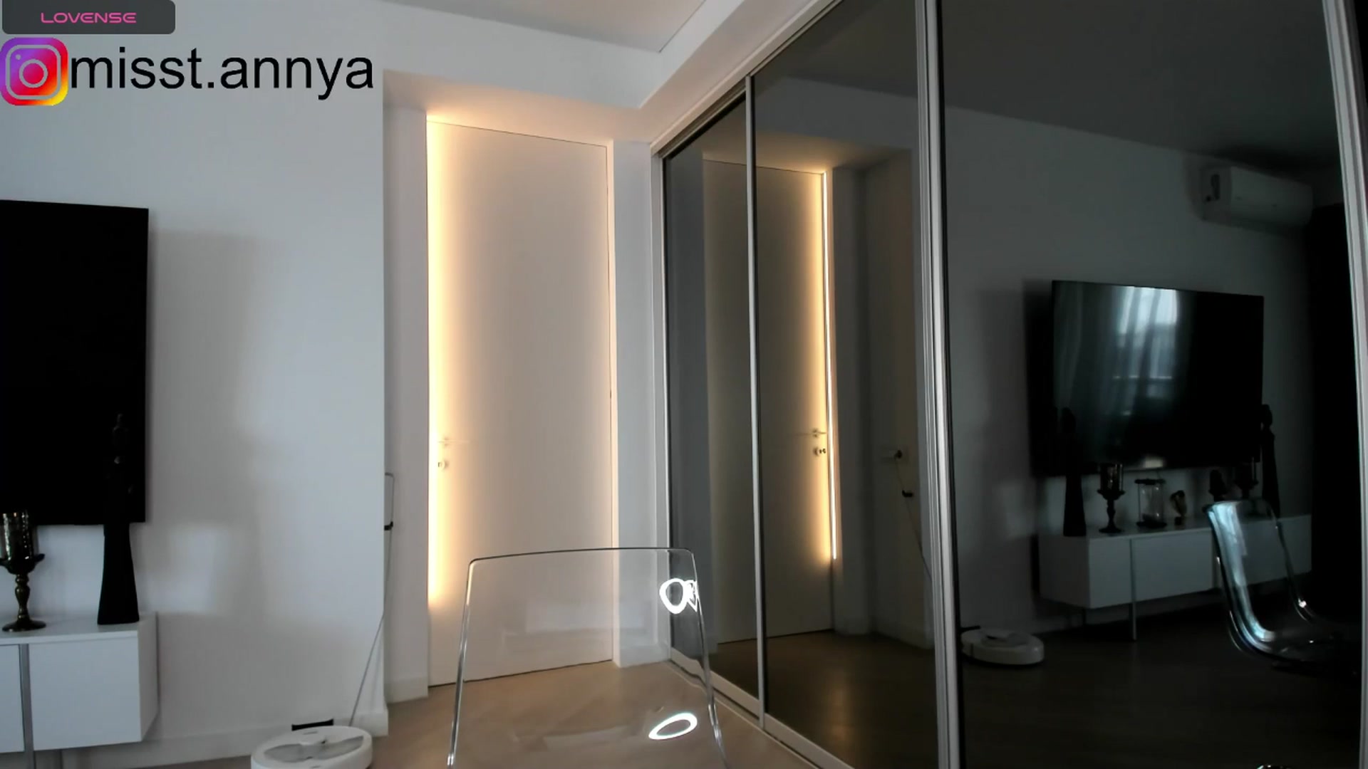 Gallery image thumbnail from Miss_Tanya's myfreecams stream on, 09/13/2024, 10:25 image 5 of 20