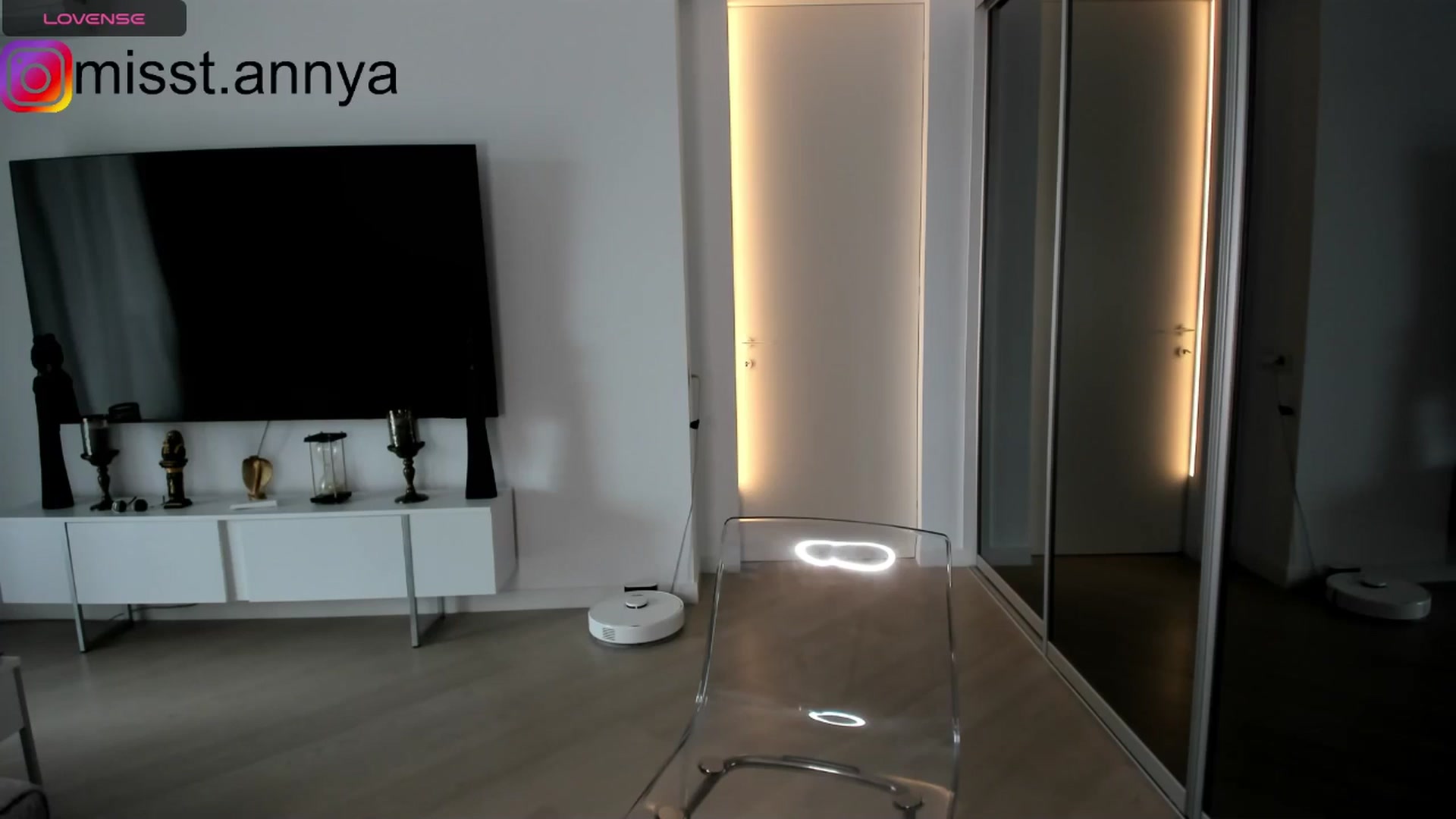 Gallery image thumbnail from Miss_Tanya's myfreecams stream on, 09/25/2024, 12:52 image 11 of 20
