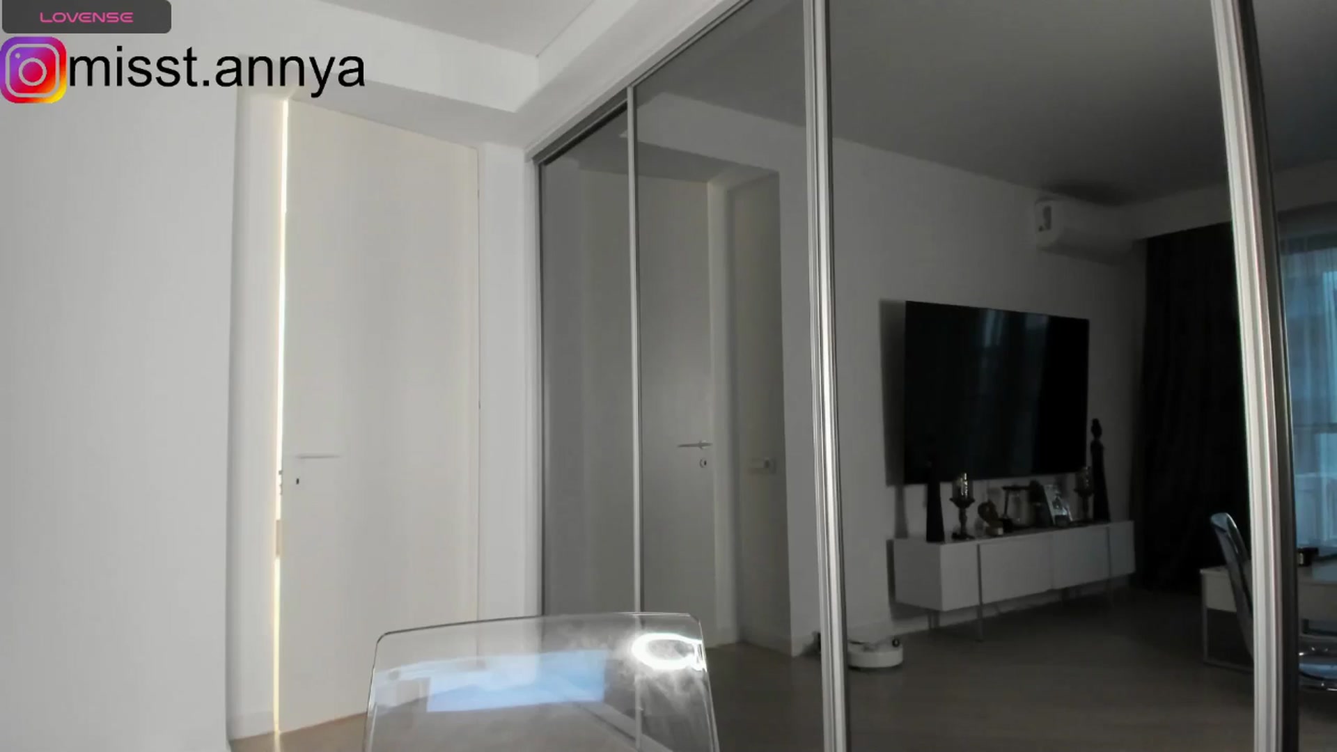 Gallery image thumbnail from Miss_Tanya's myfreecams stream on, 11/30/2024, 10:52 image 17 of 20