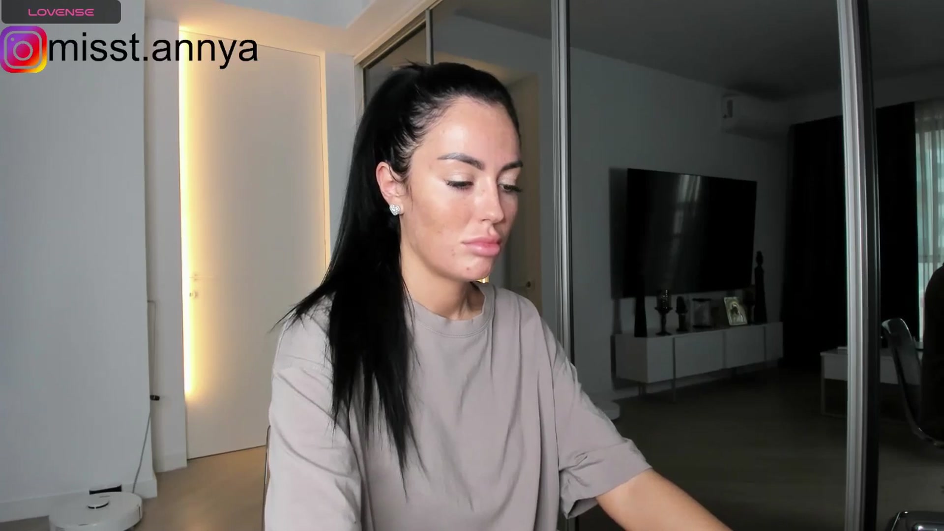 Gallery image thumbnail from Miss_Tanya's myfreecams stream on, 12/05/2024, 09:22 image 10 of 20