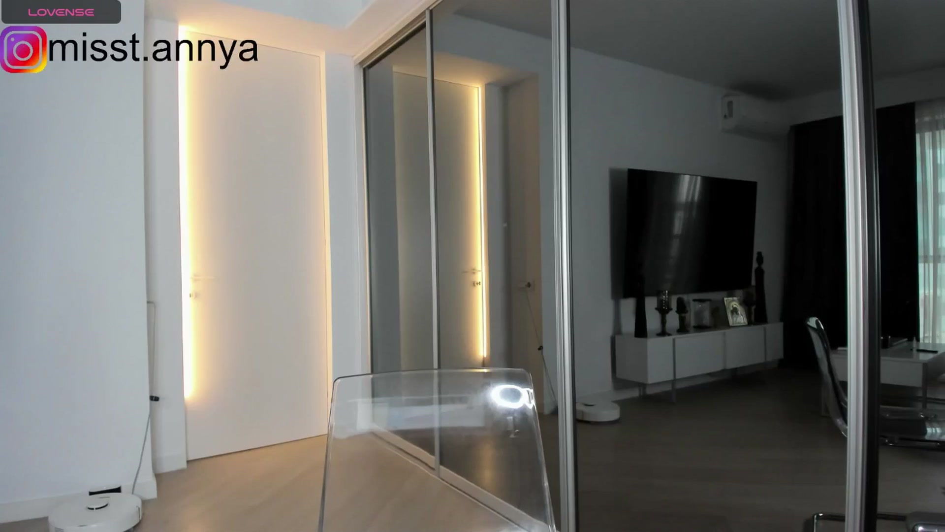 Gallery image thumbnail from Miss_Tanya's myfreecams stream on, 12/05/2024, 09:22 image 14 of 20