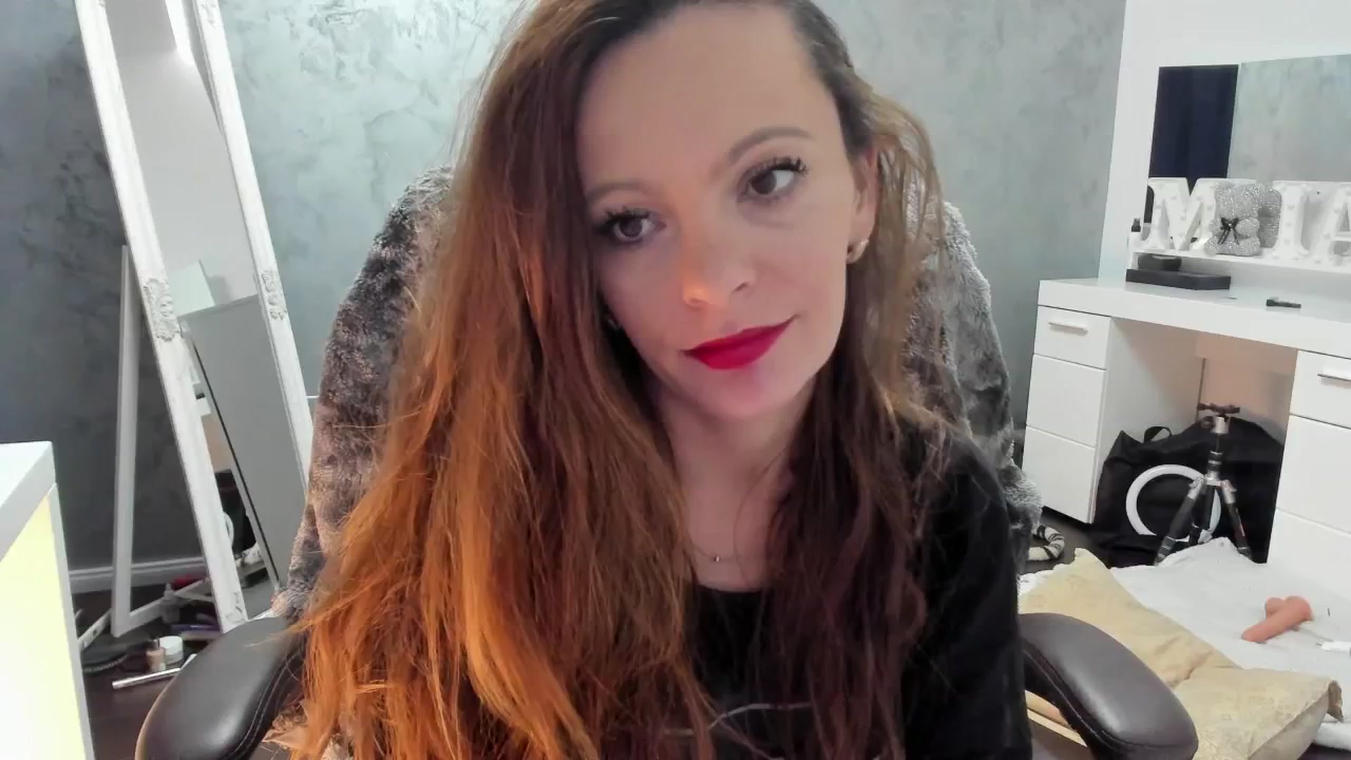 Gallery image thumbnail from Miss_Ugly's myfreecams stream on, 11/13/2024, 12:17 image 11 of 20