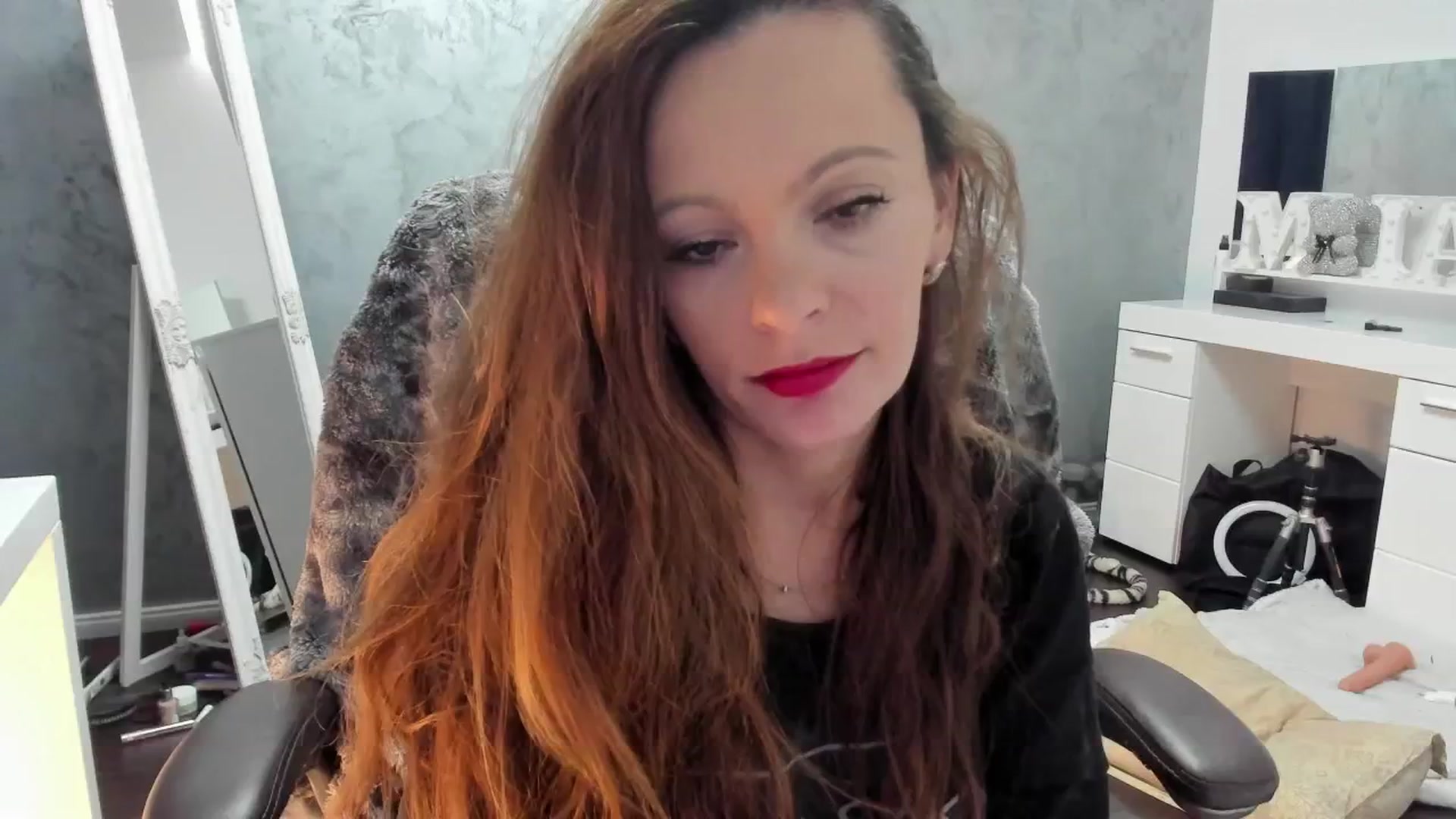 Gallery image thumbnail from Miss_Ugly's myfreecams stream on, 11/13/2024, 12:17 image 10 of 20