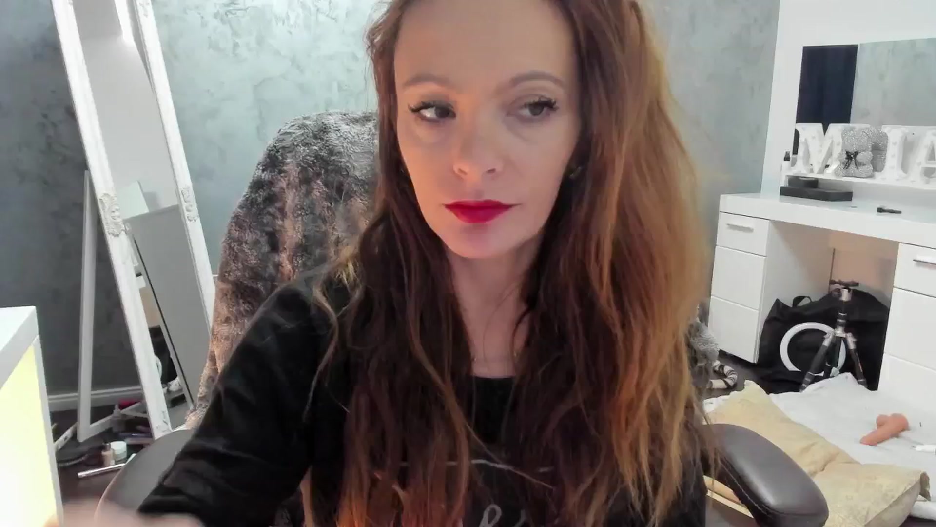 Gallery image thumbnail from Miss_Ugly's myfreecams stream on, 11/13/2024, 12:17 image 7 of 20