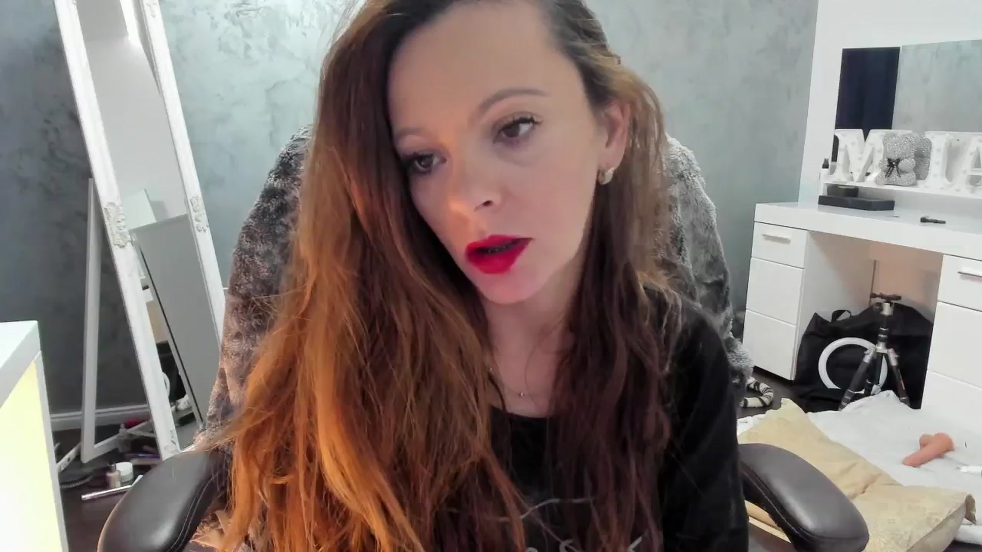 Gallery image thumbnail from Miss_Ugly's myfreecams stream on, 11/13/2024, 12:17 image 8 of 20