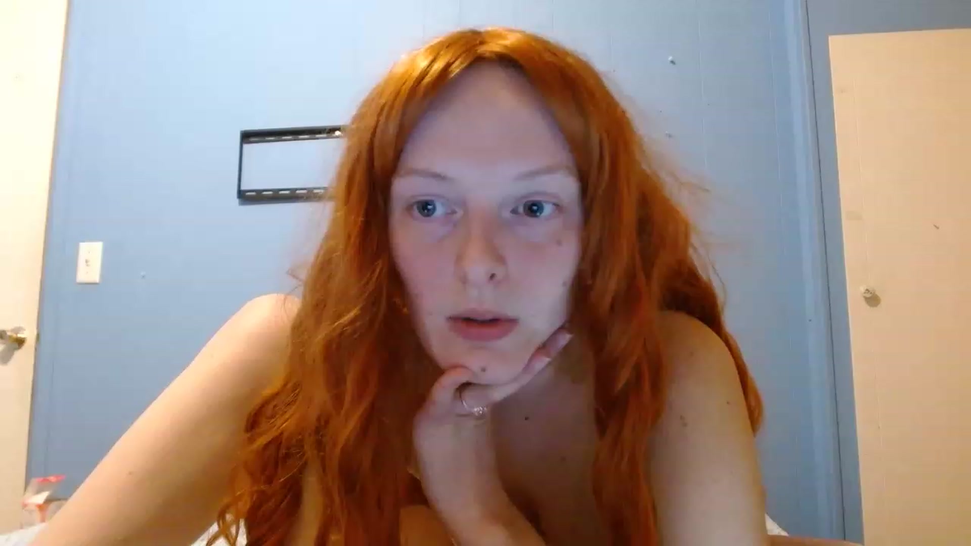 Gallery image thumbnail from Miss_VBliss's myfreecams stream on, 03/19/2023, 03:45 image 14 of 20