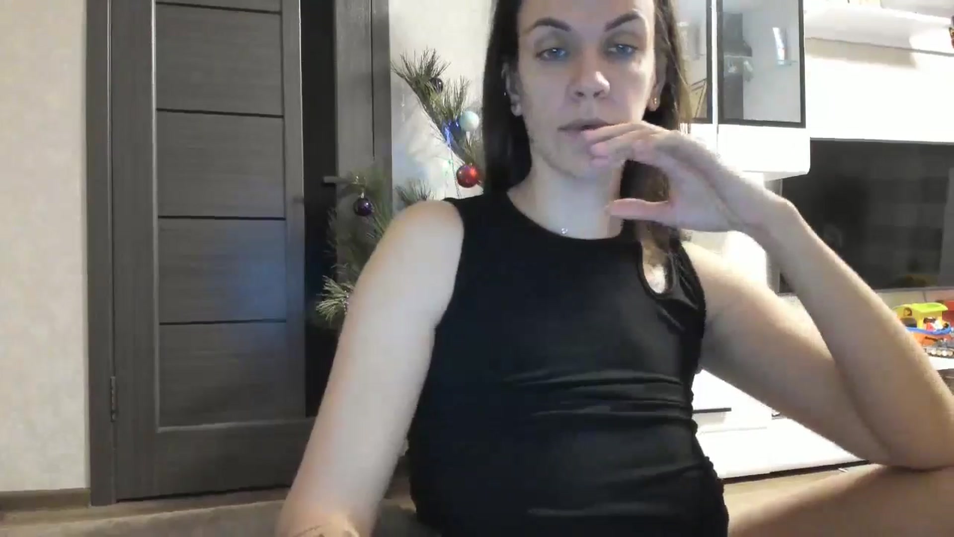 Gallery image thumbnail from Miss_Vic's myfreecams stream on, 12/25/2024, 20:48 image 3 of 20