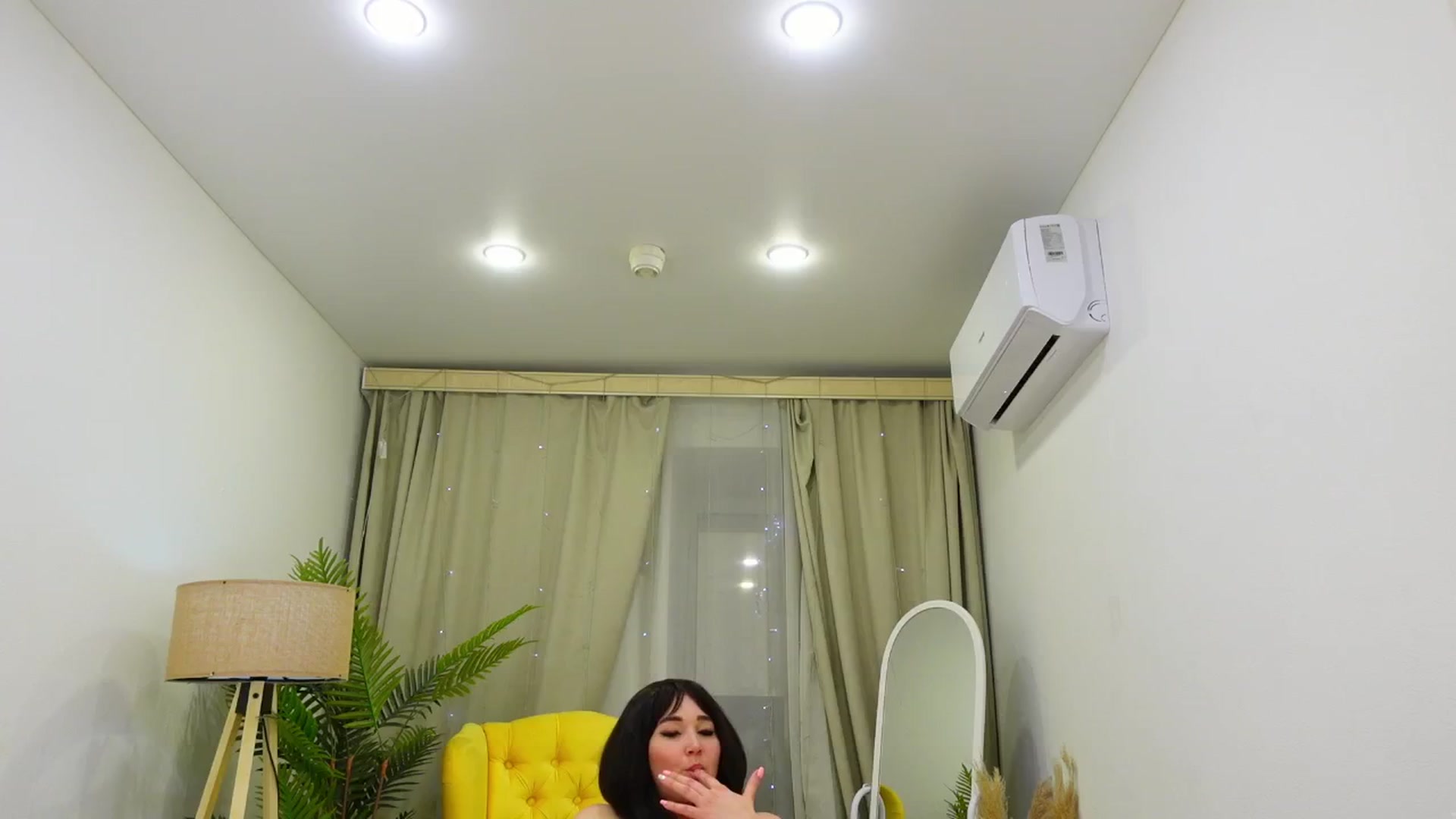 Gallery image thumbnail from Miss_XXXL's myfreecams stream on, 04/13/2026, 19:32 image 12 of 20