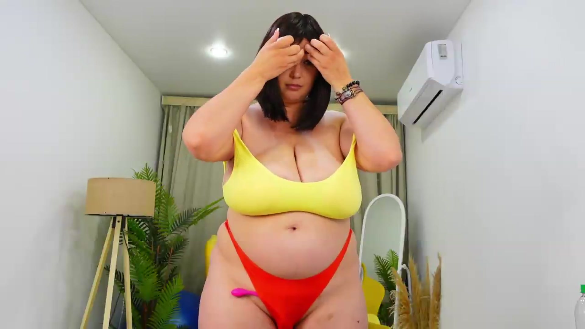 Gallery image thumbnail from Miss_XXXL's myfreecams stream on, 08/04/2026, 18:03 image 11 of 20