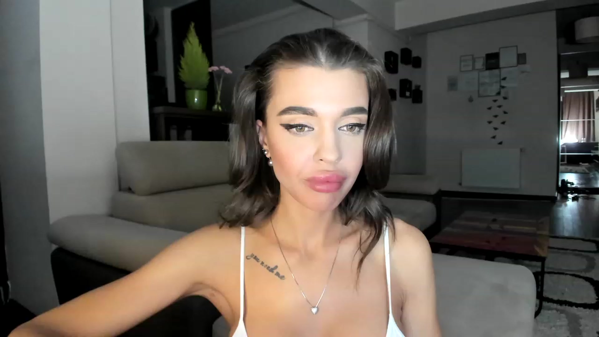 Gallery image thumbnail from Miss_X_'s myfreecams stream on, 12/16/2022, 18:15 image 19 of 20
