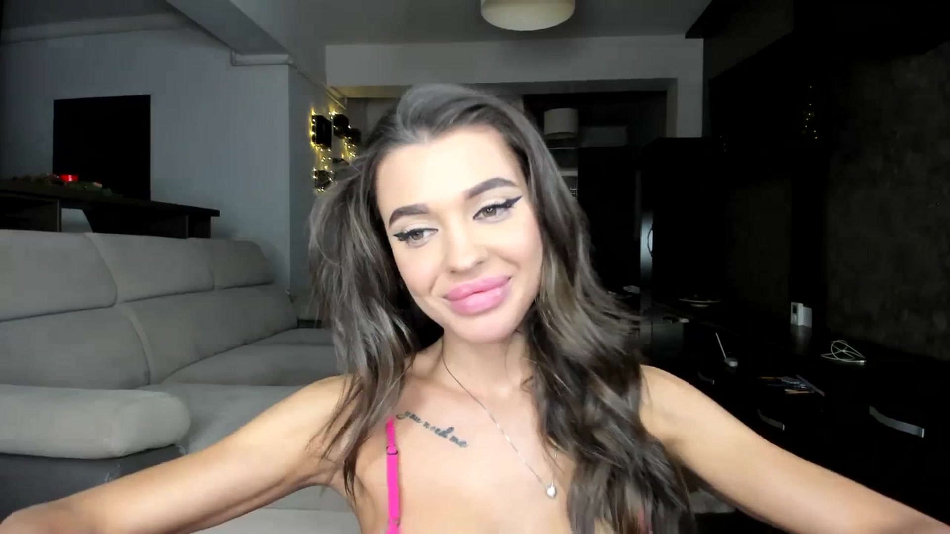 Gallery image thumbnail from Miss_X_'s myfreecams stream on, 12/20/2023, 16:41 image 19 of 20
