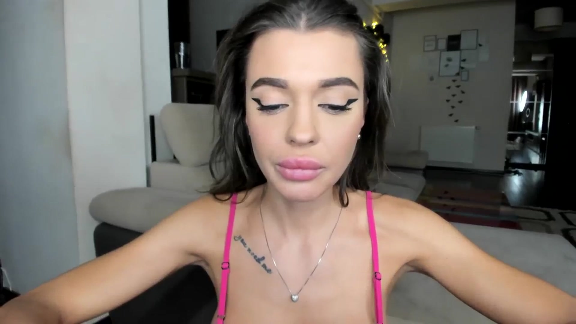 Gallery image thumbnail from Miss_X_'s myfreecams stream on, 12/20/2023, 16:41 image 4 of 20