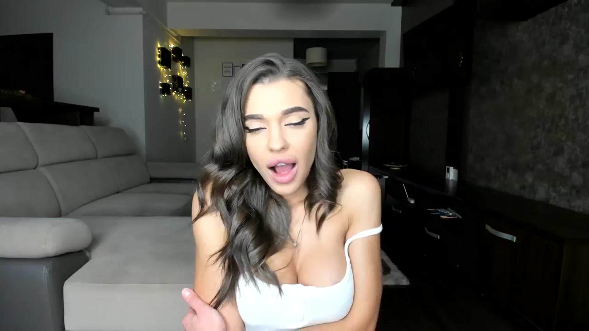 Gallery image thumbnail from Miss_X_'s myfreecams stream on, 12/21/2023, 16:34 image 2 of 20