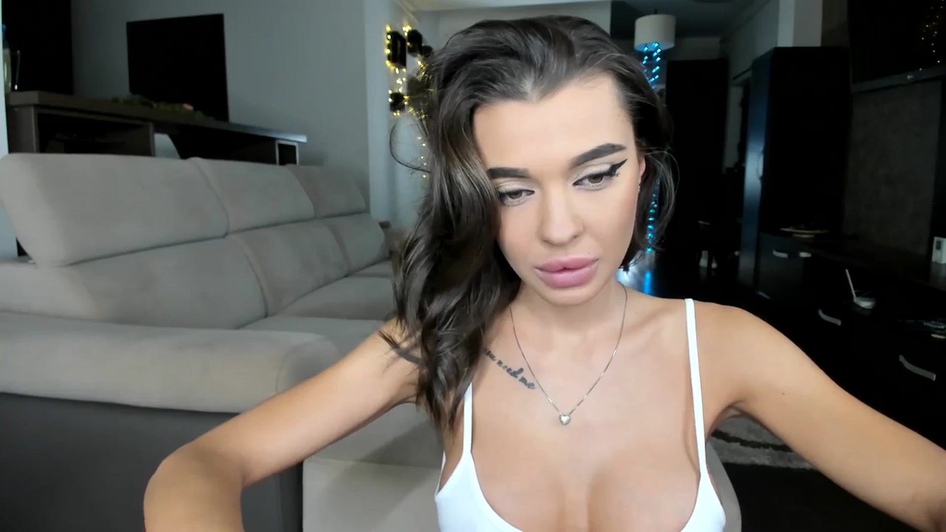 Gallery image thumbnail from Miss_X_'s myfreecams stream on, 12/25/2023, 17:37 image 2 of 20