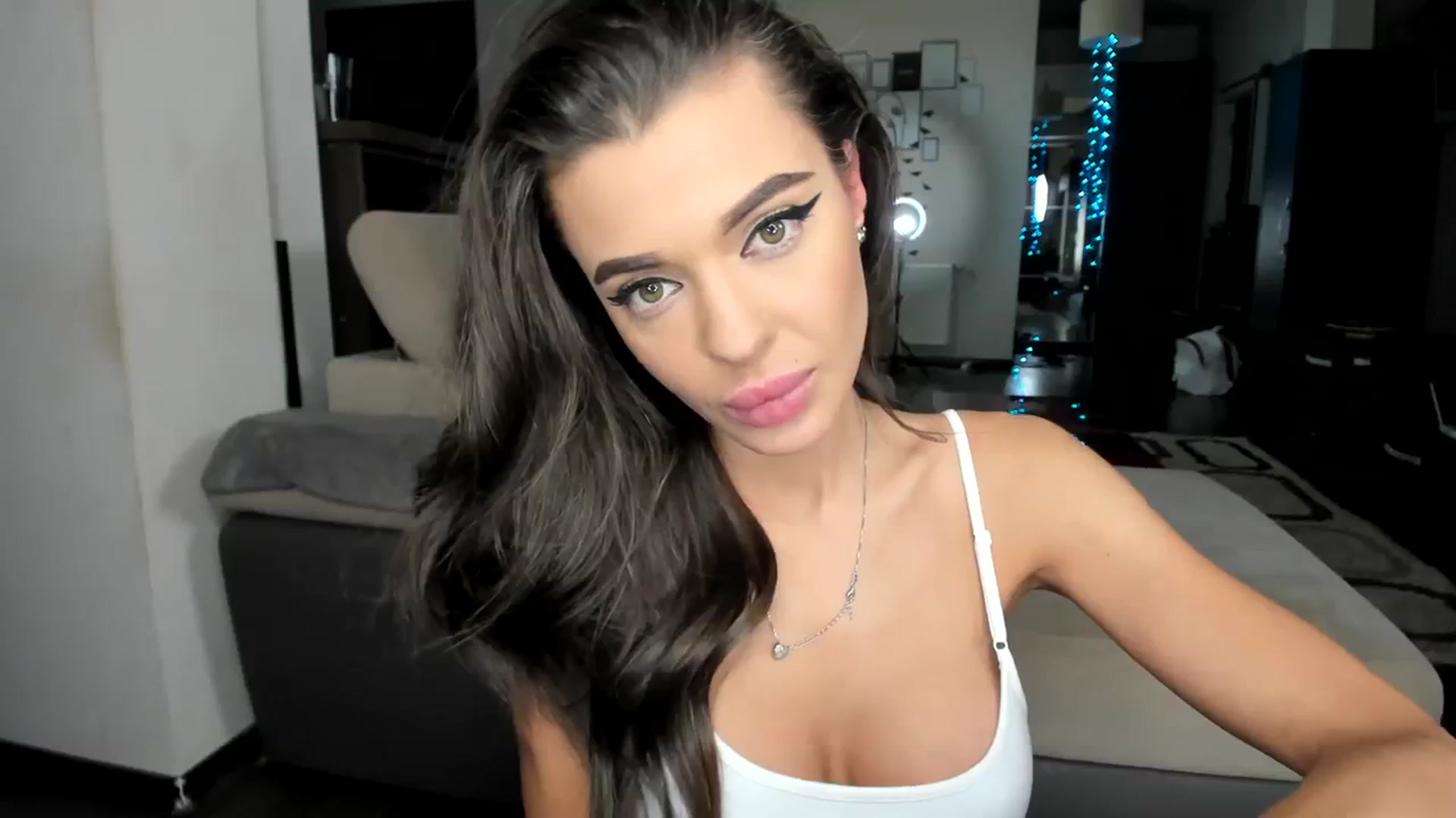 Gallery image thumbnail from Miss_X_'s myfreecams stream on, 01/10/2024, 17:07 image 5 of 20