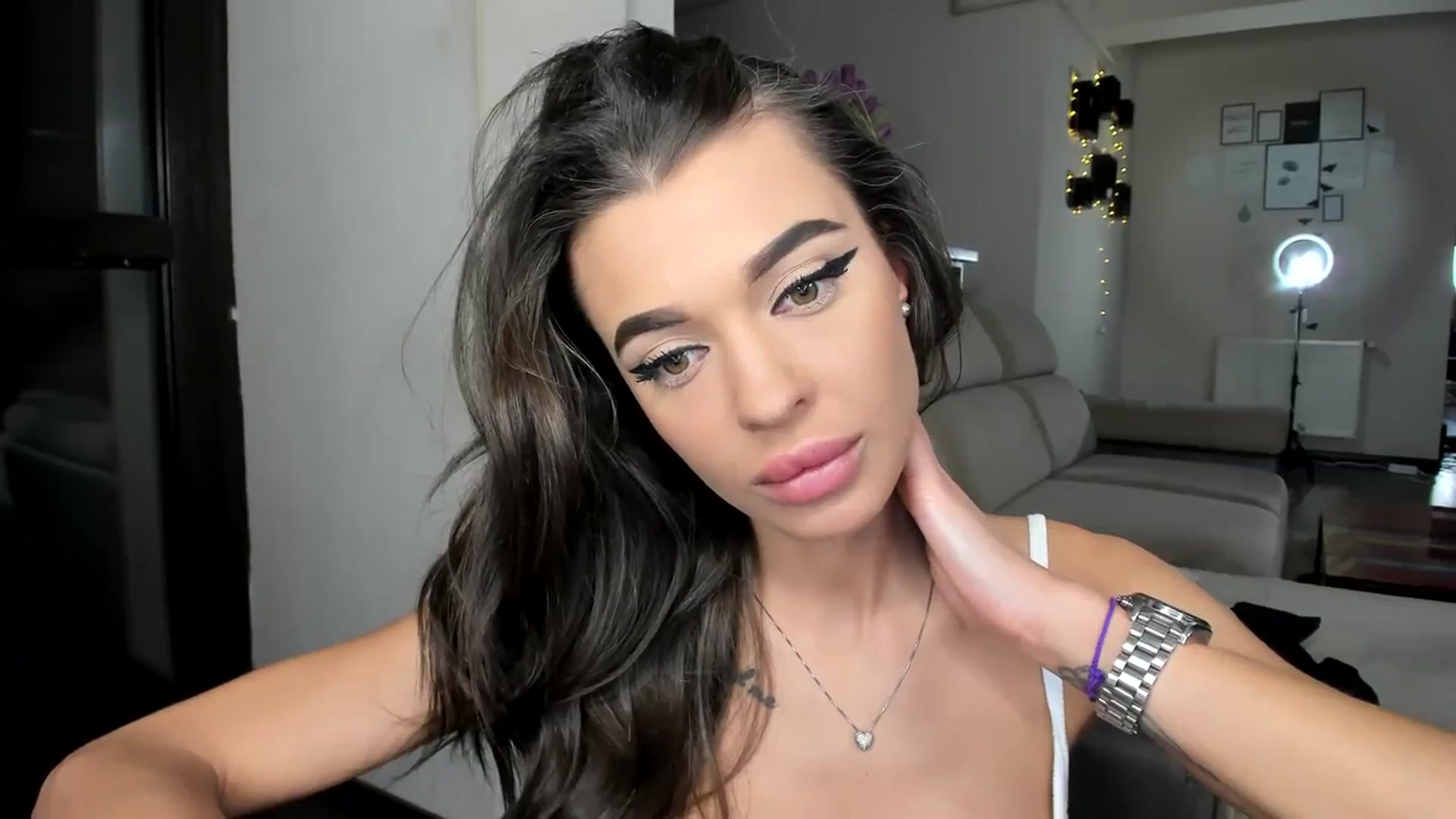 Gallery image thumbnail from Miss_X_'s myfreecams stream on, 03/01/2024, 18:06 image 12 of 20